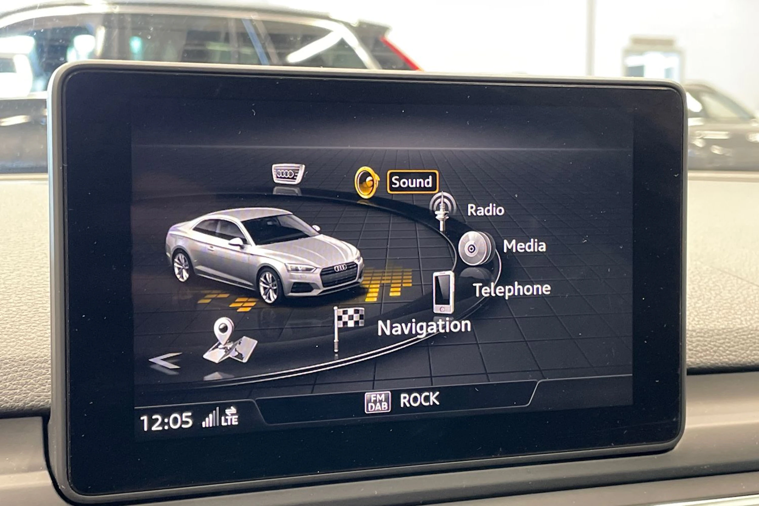 sininen Audi A5 2017 kuva 21.