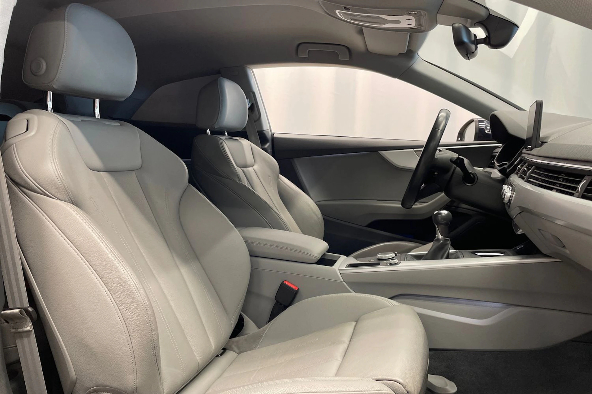 sininen Audi A5 2017 kuva 27.