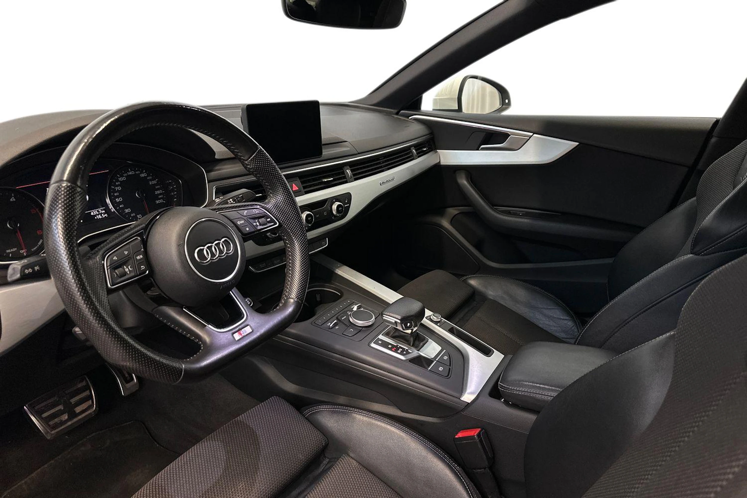 valkoinen Audi A5 2017 kuva 6.