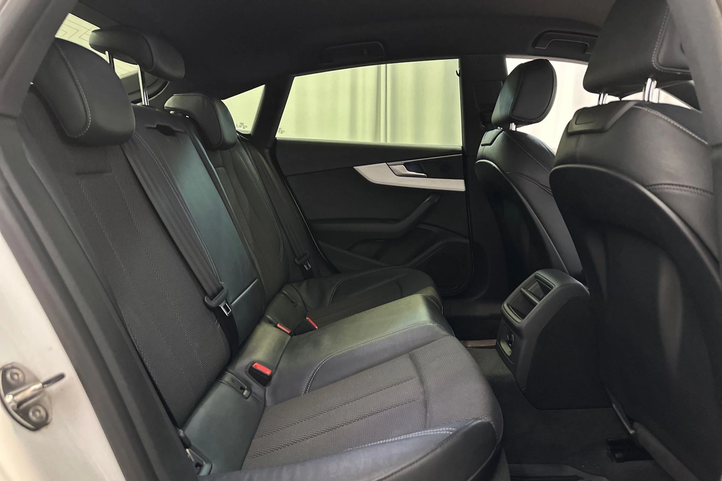 valkoinen Audi A5 2017 kuva 10.