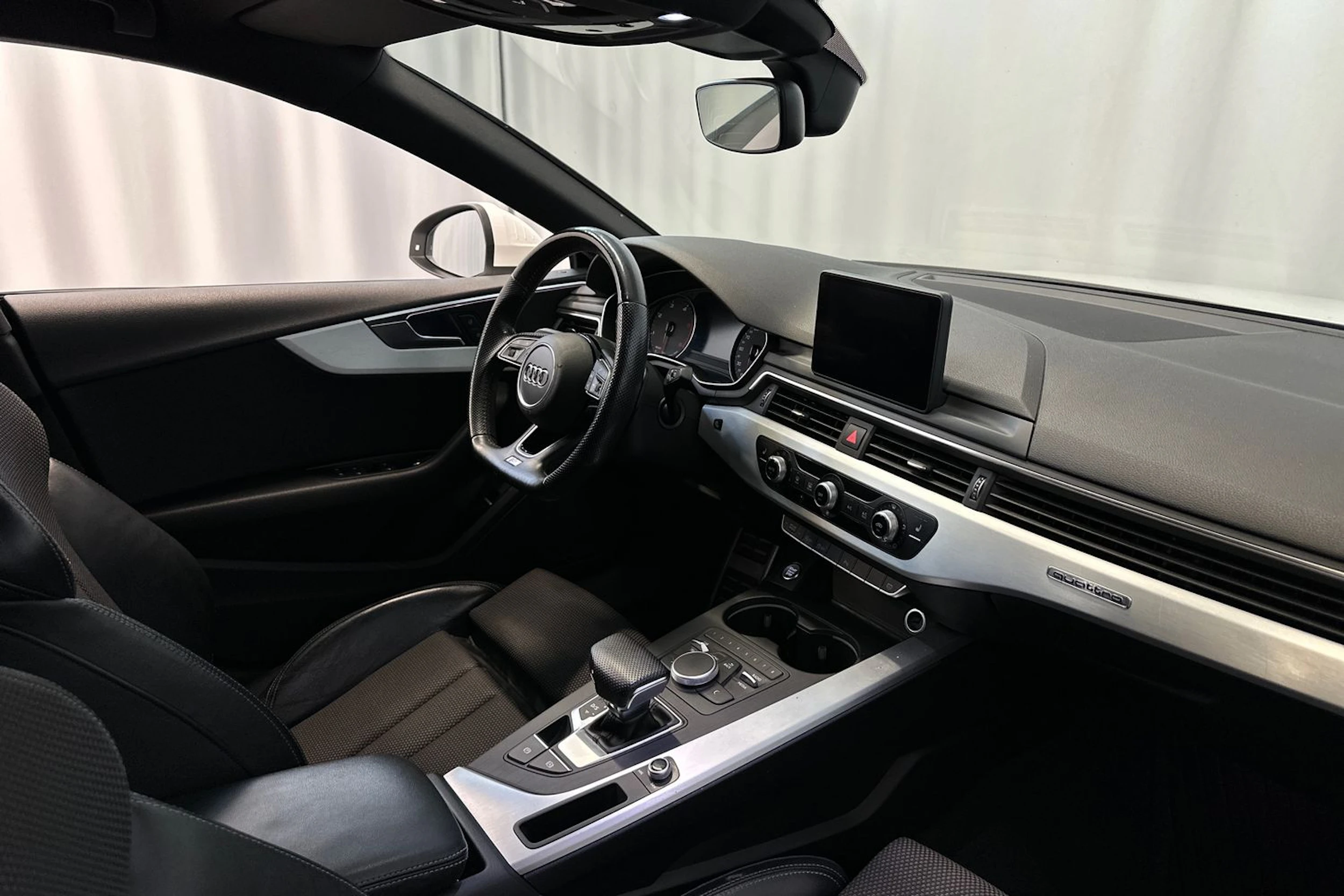 valkoinen Audi A5 2017 kuva 12.