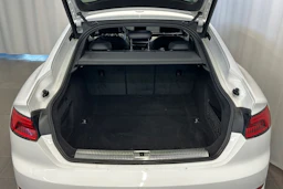valkoinen Audi A5 2017 kuva 13.