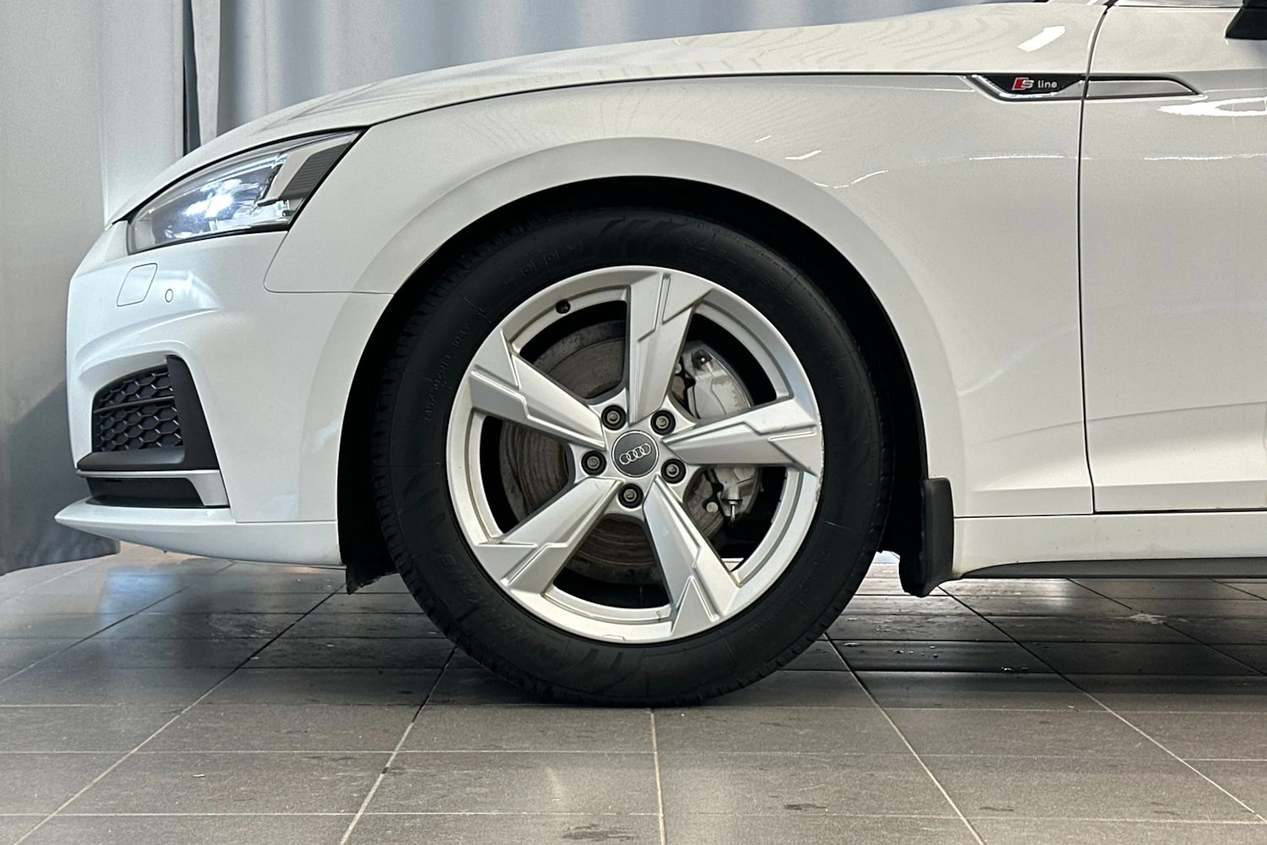 valkoinen Audi A5 2017 kuva 25.
