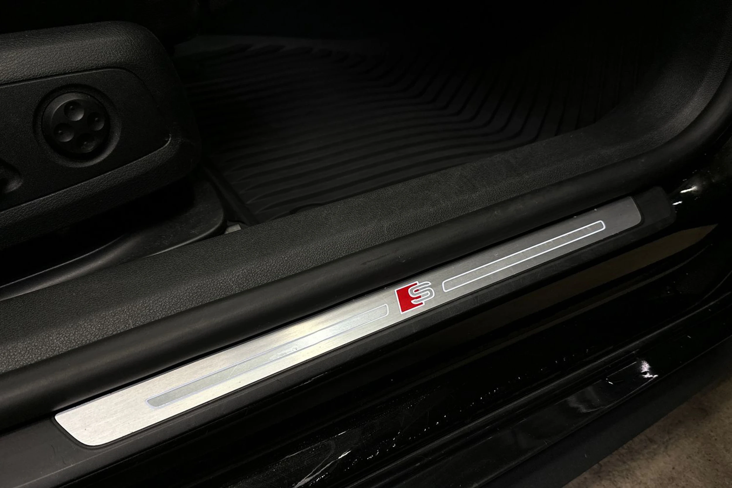 musta Audi A5 2017 kuva 13.