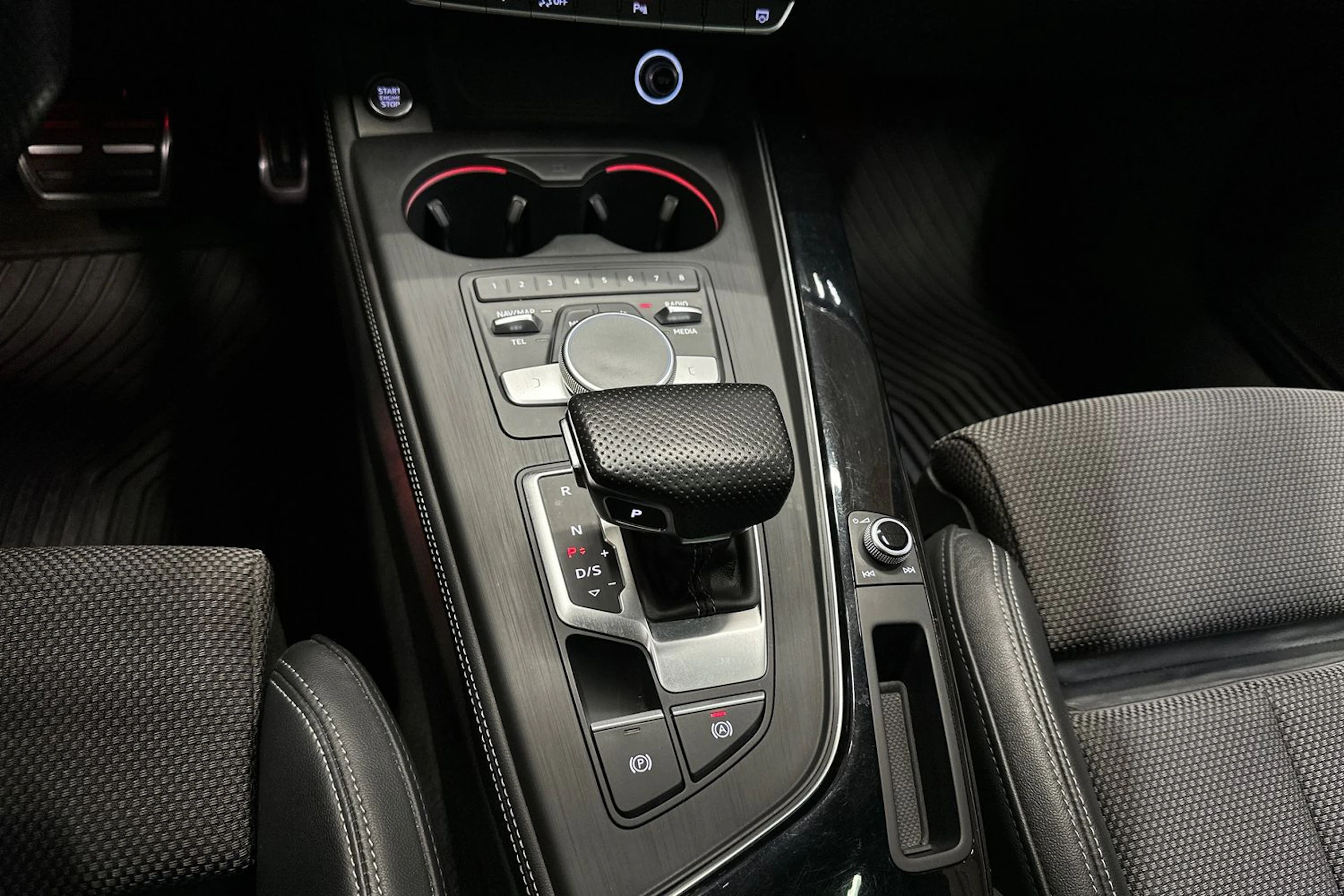 musta Audi A5 2017 kuva 26.