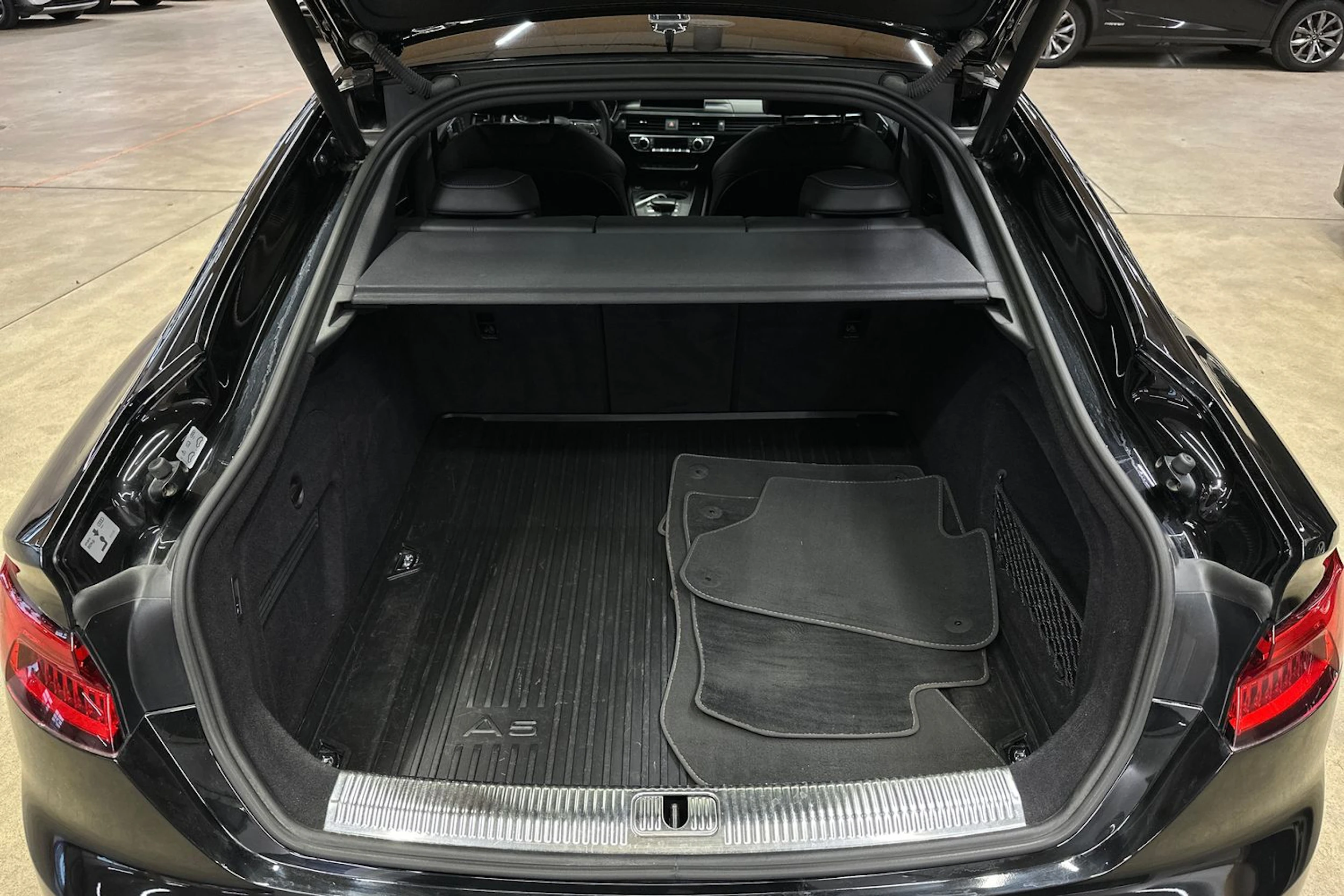 musta Audi A5 2017 kuva 35.