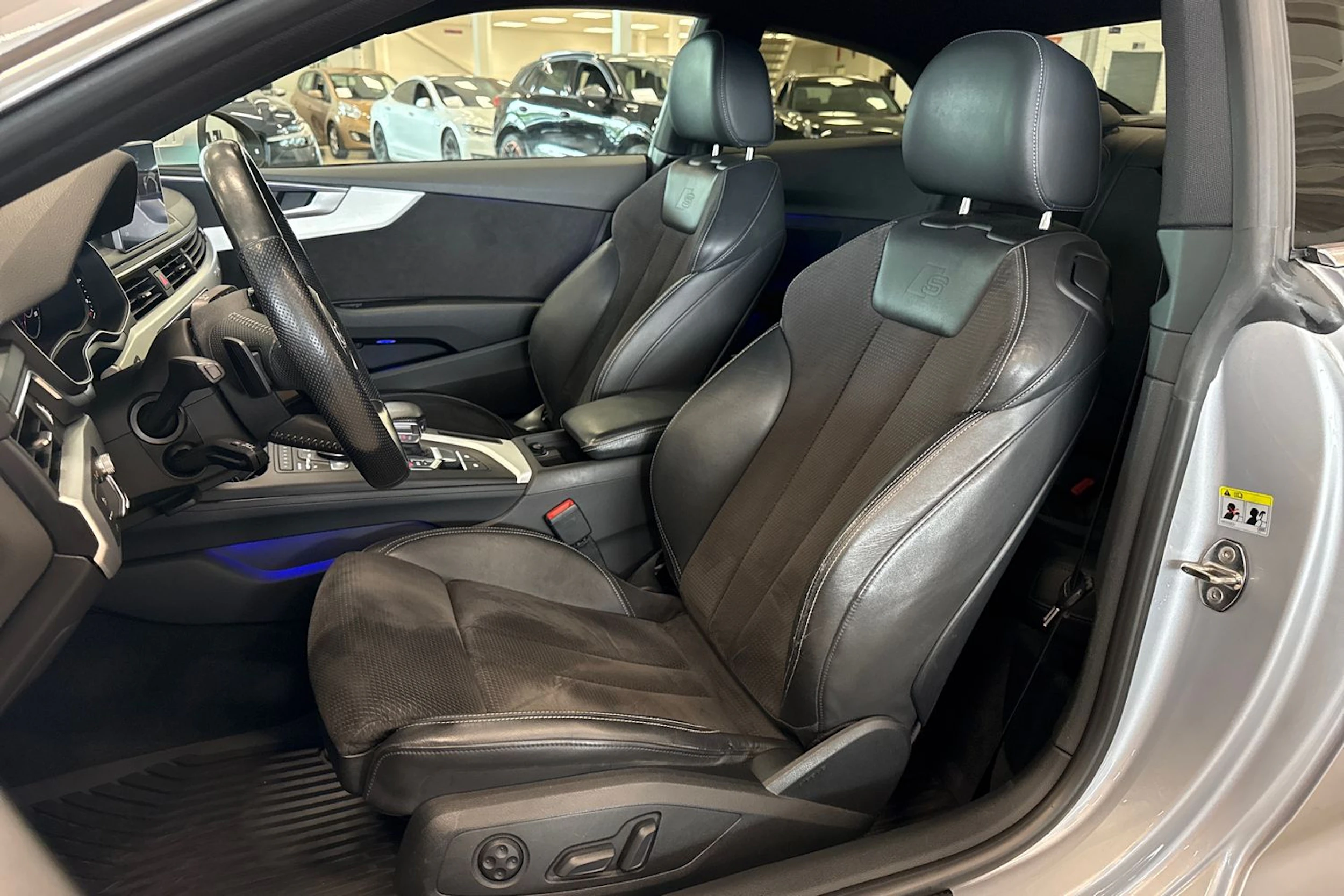 hopea Audi A5 2017 kuva 28.