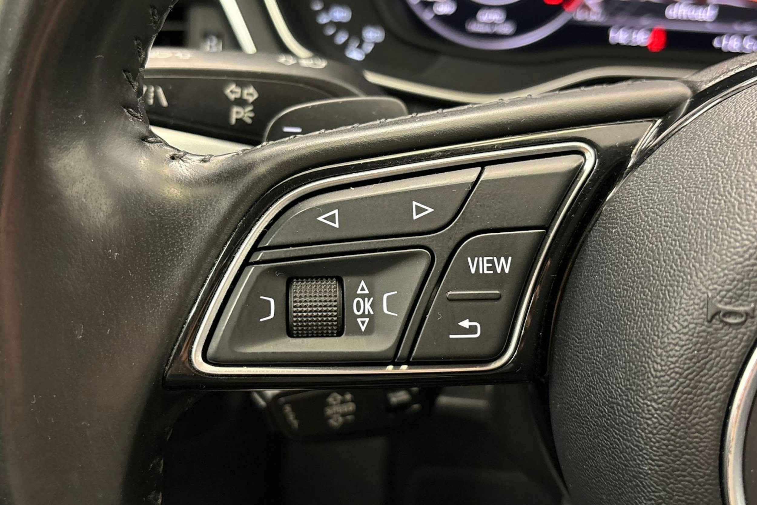 met. hopea Audi A5 2017 kuva 16.
