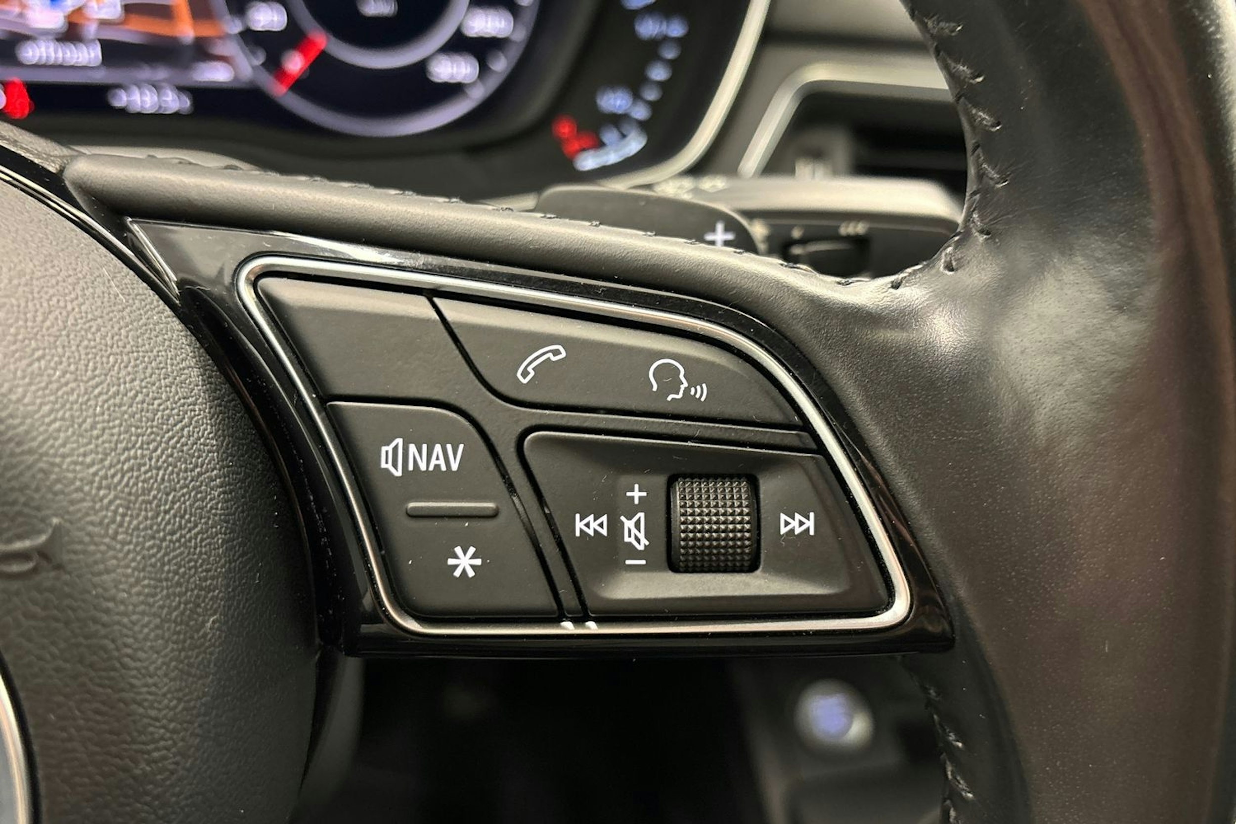 met. hopea Audi A5 2017 kuva 17.