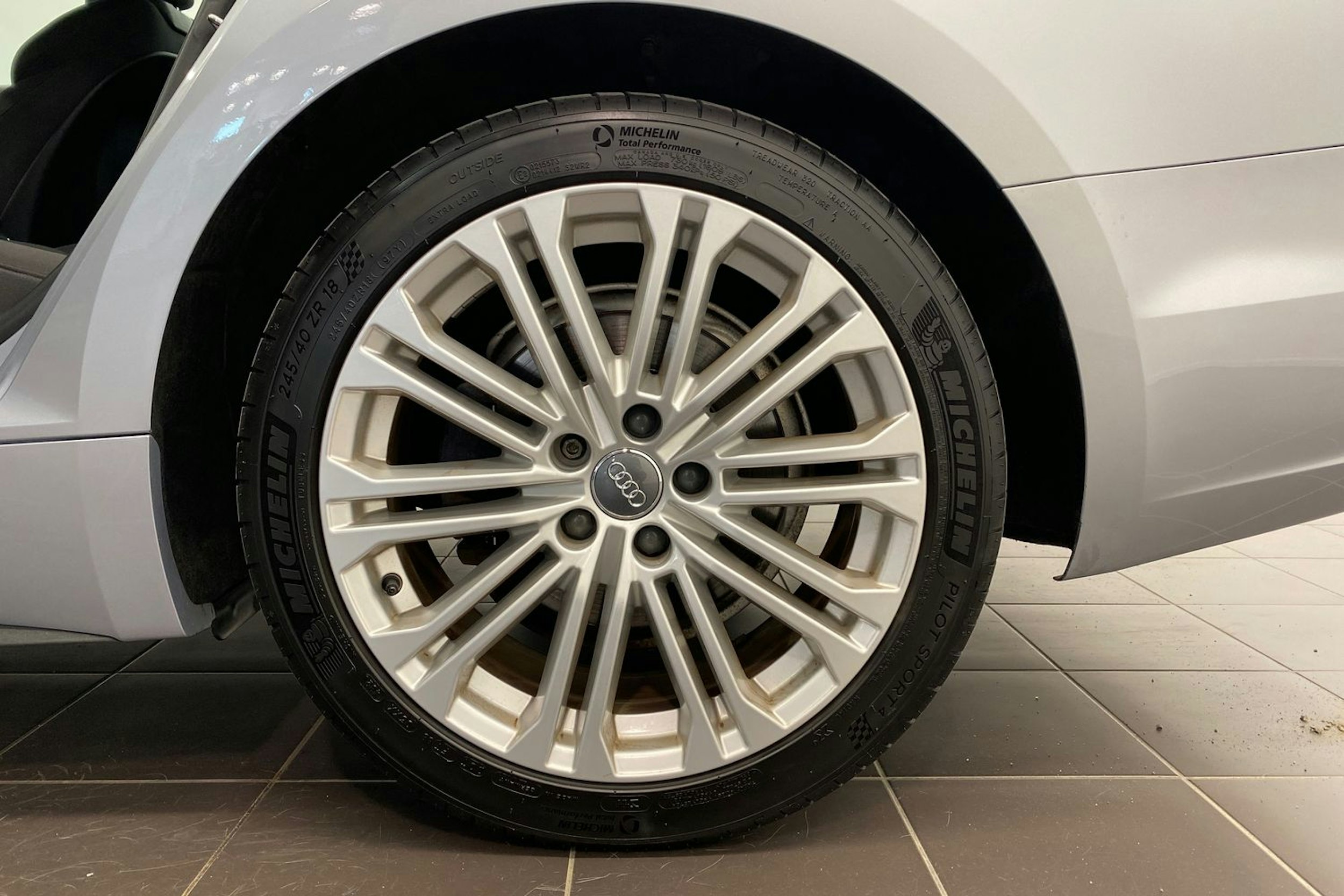 hopea Audi A5 2017 kuva 13.