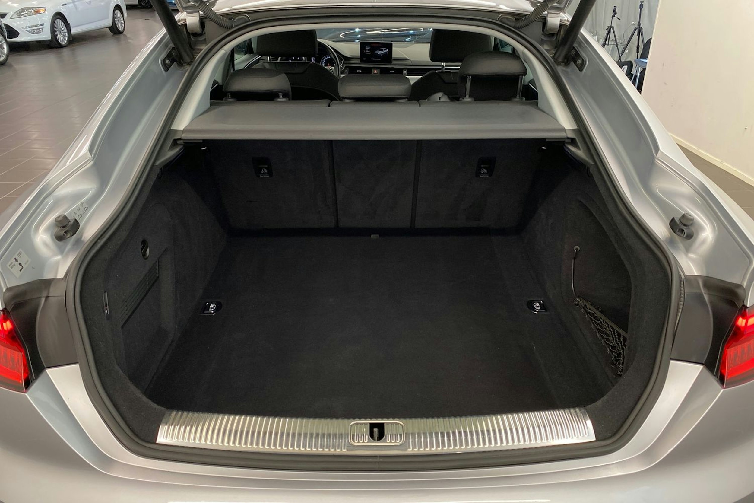 hopea Audi A5 2017 kuva 31.