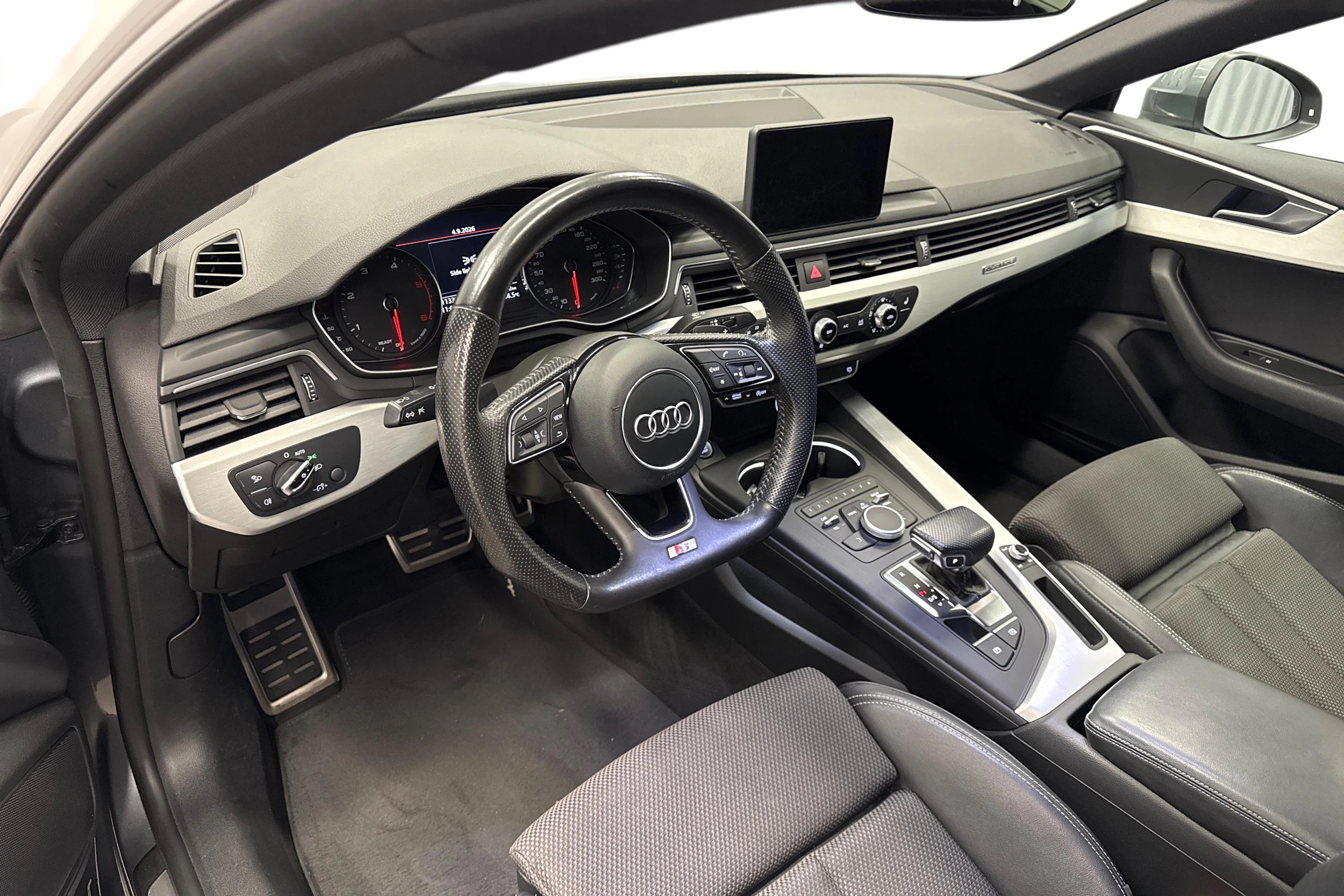 harmaa Audi A5 2017 kuva 6.