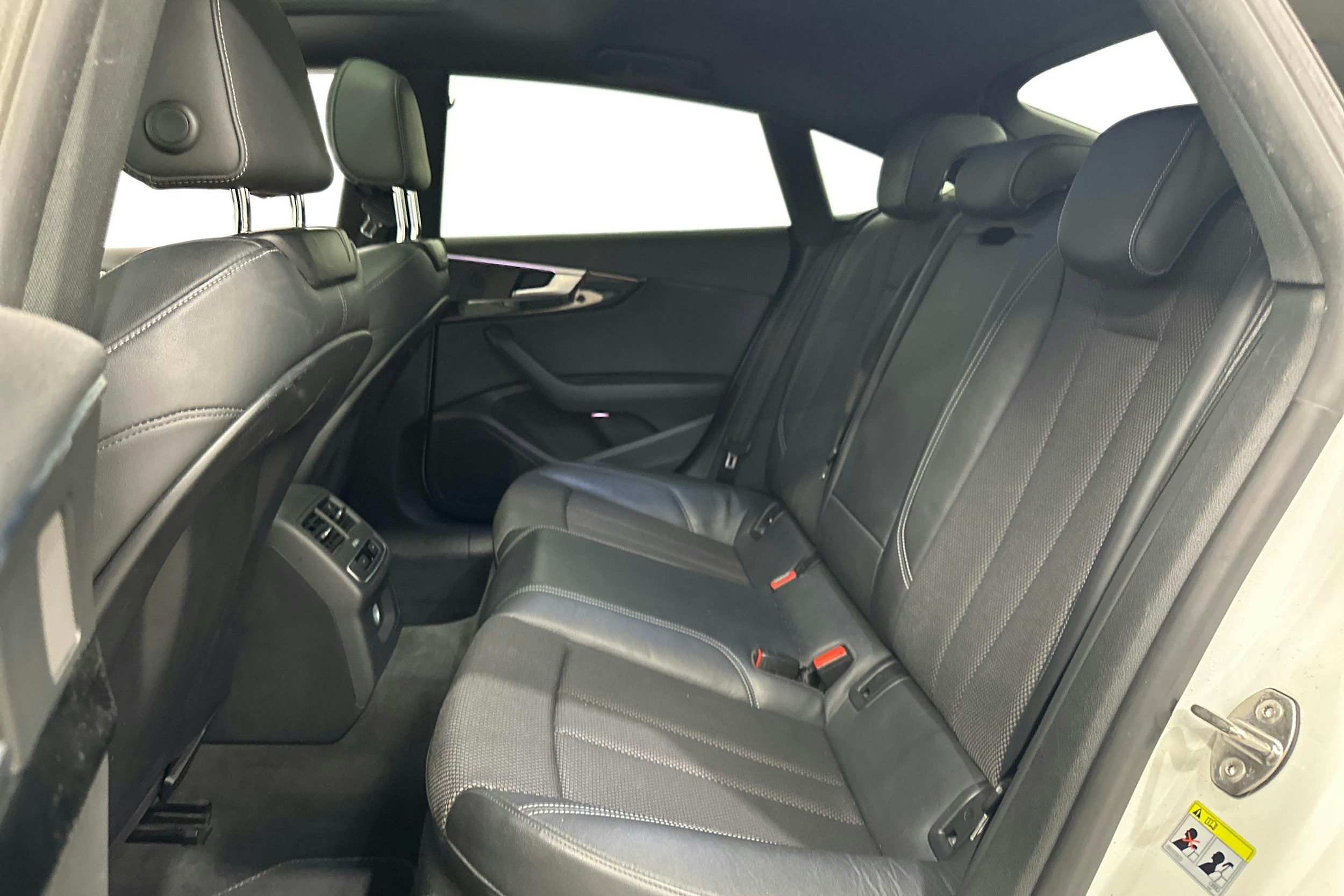 valkoinen Audi A5 2017 kuva 11.