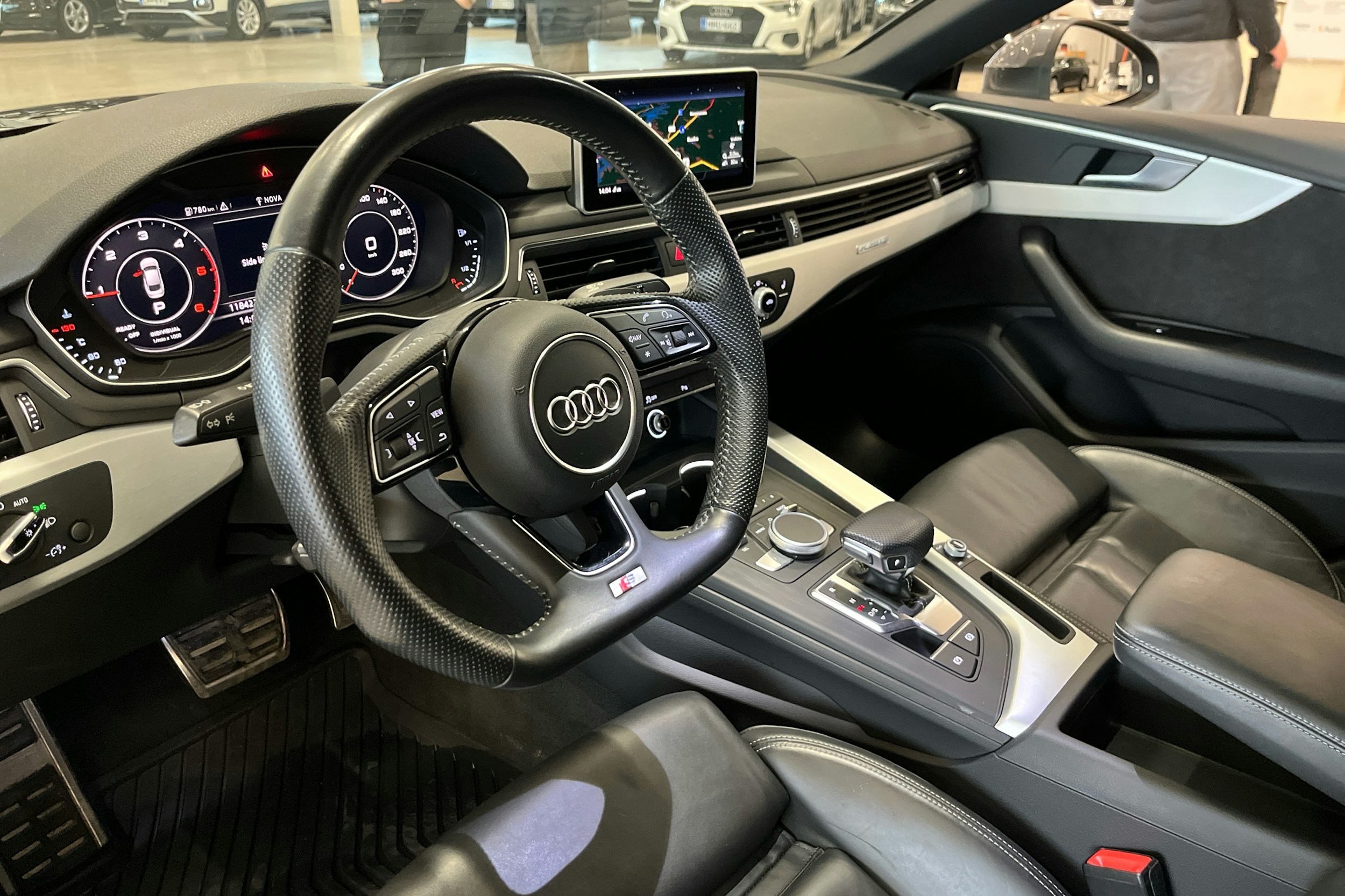 harmaa Audi A5 2017 kuva 6.