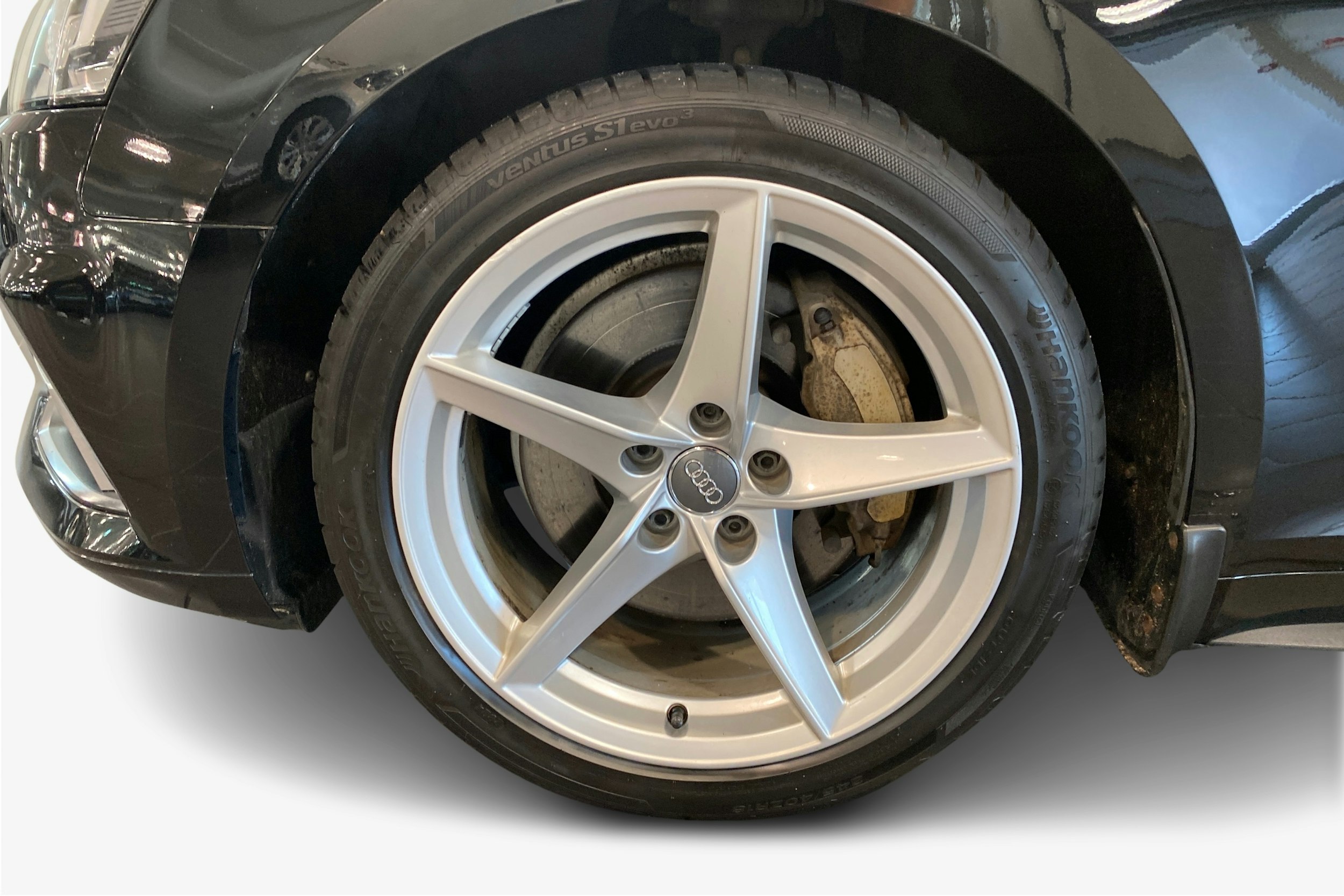 musta Audi A5 2017 kuva 11.