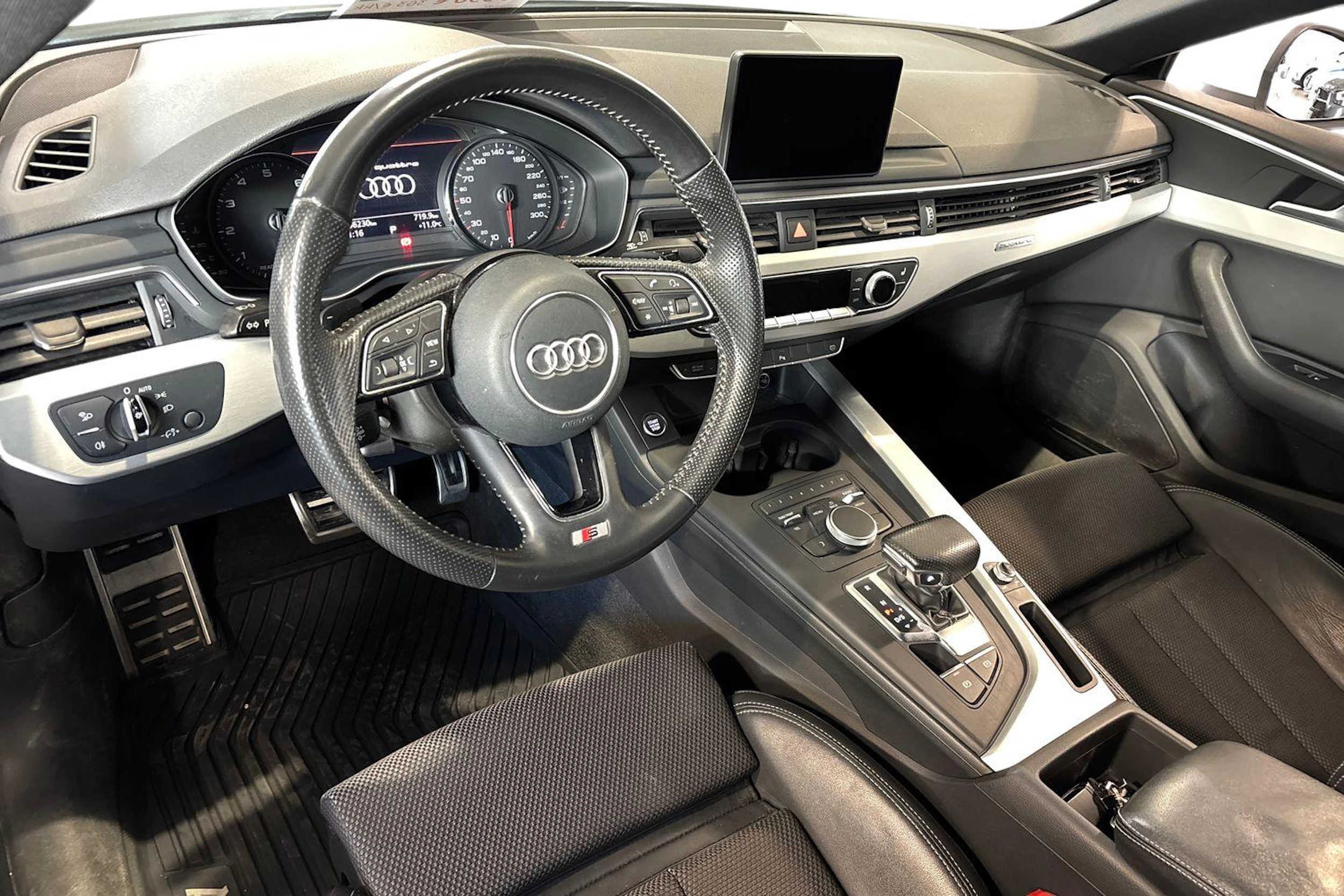 valkoinen Audi A5 2017 kuva 6.