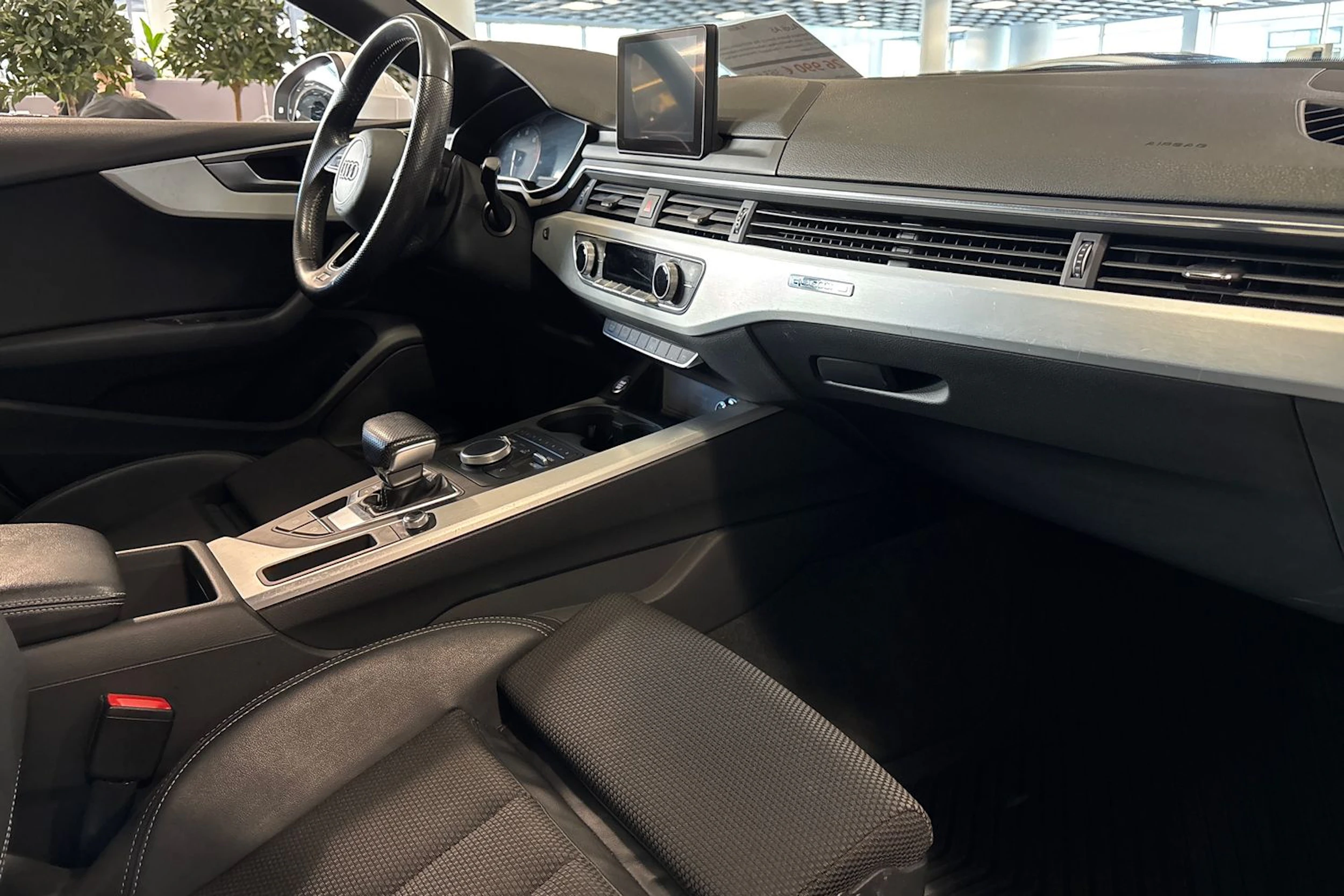 valkoinen Audi A5 2017 kuva 23.