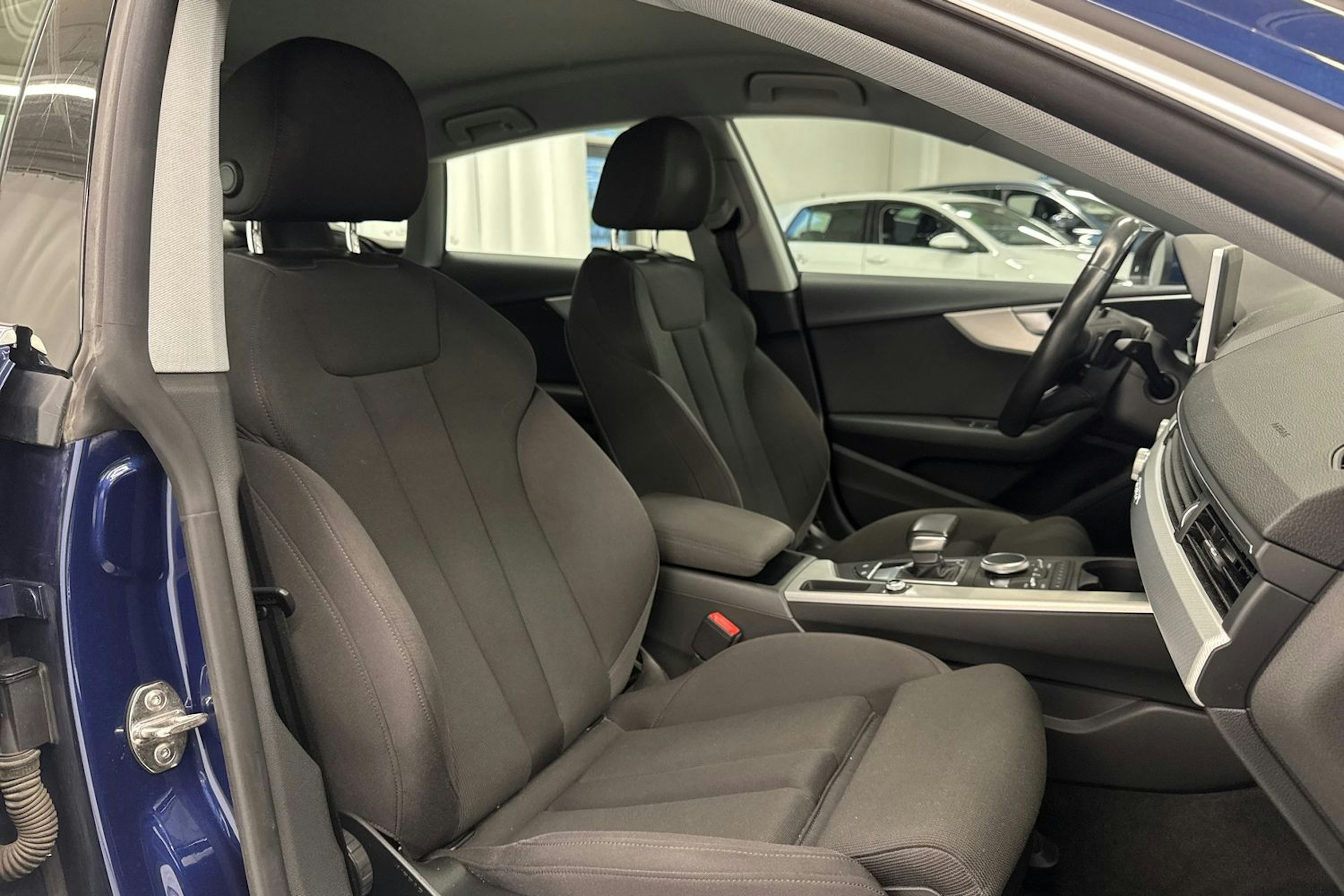 Sininen Audi A5 2017 kuva 13.