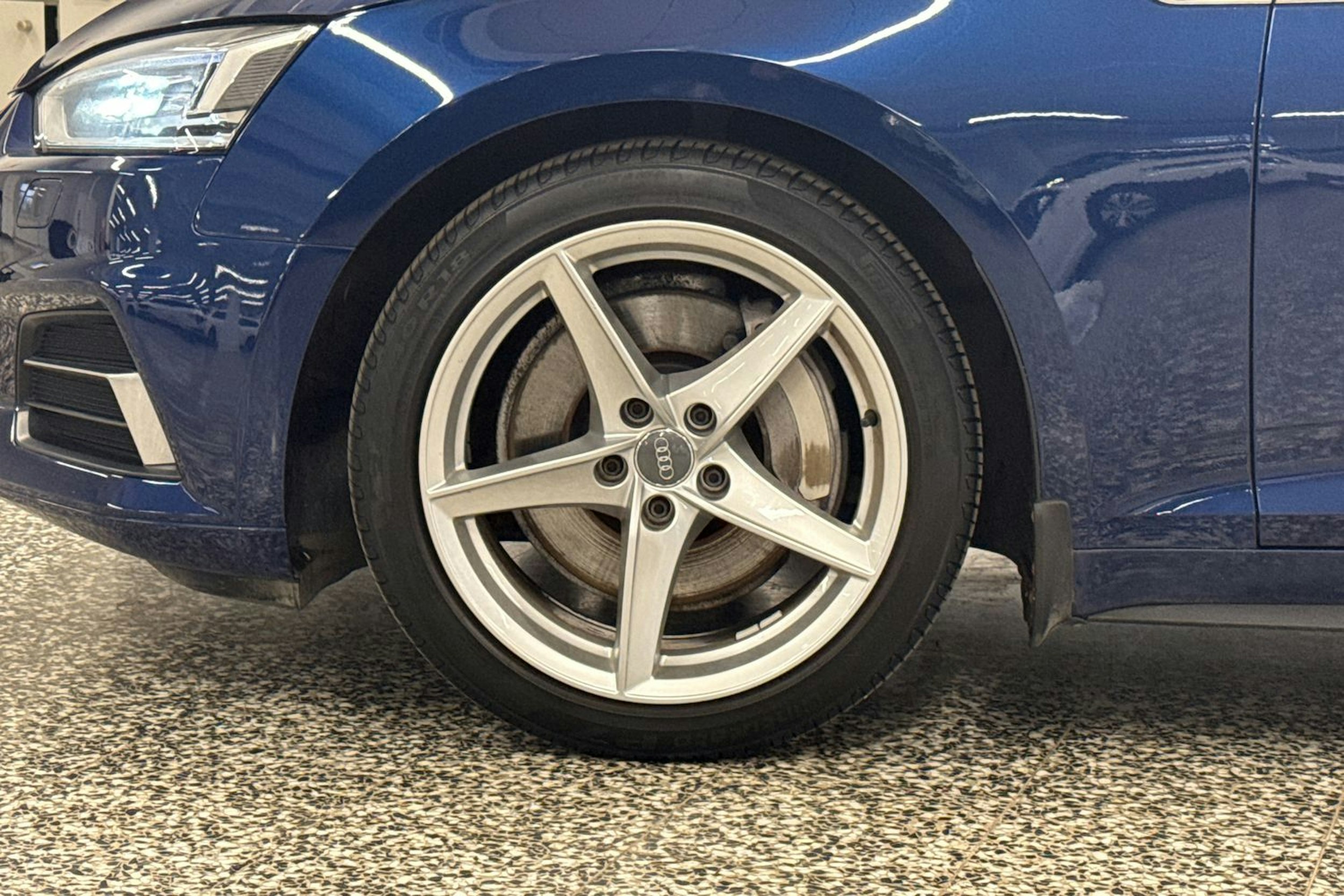 Sininen Audi A5 2017 kuva 42.