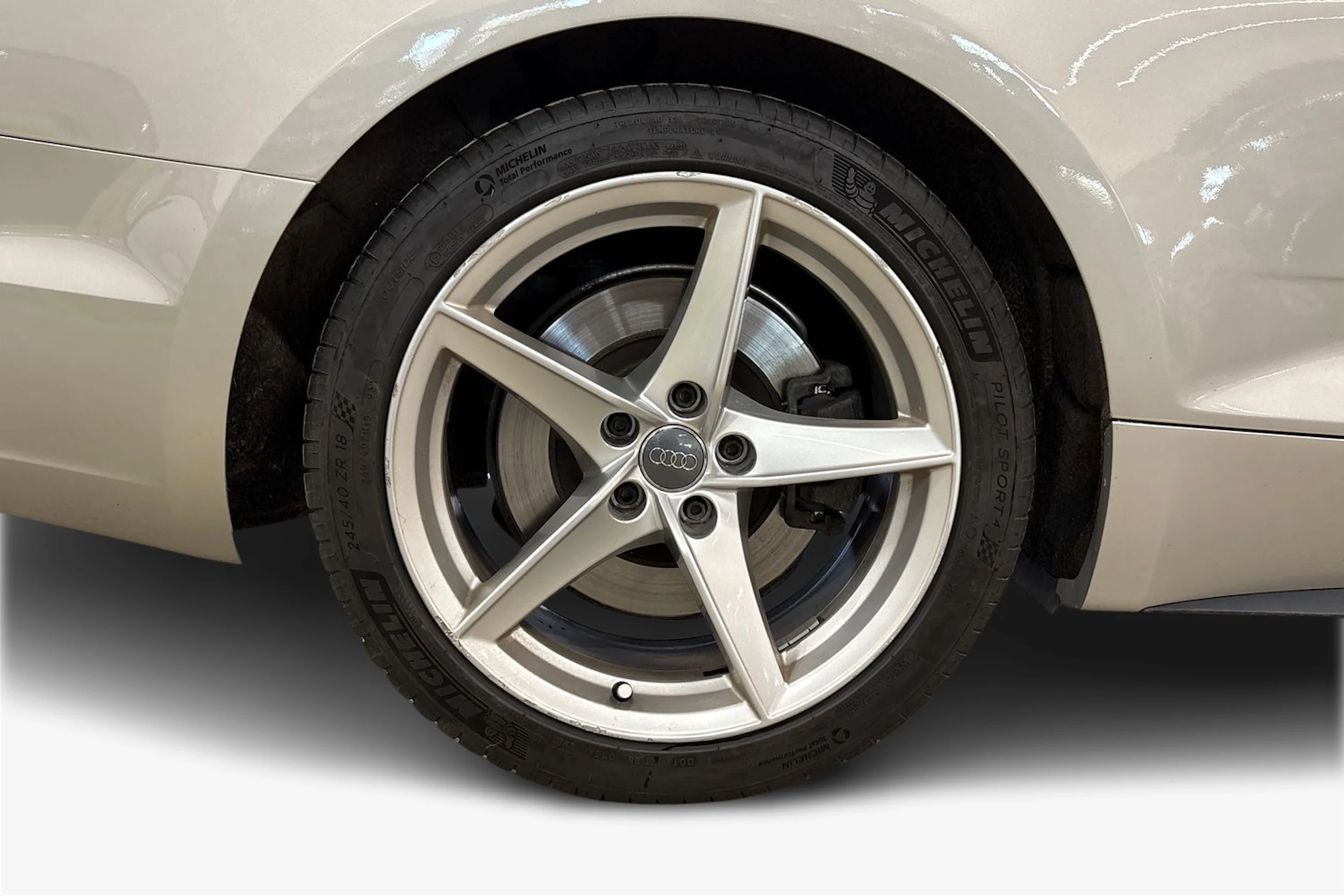 Hopea Audi A5 2017 kuva 9.