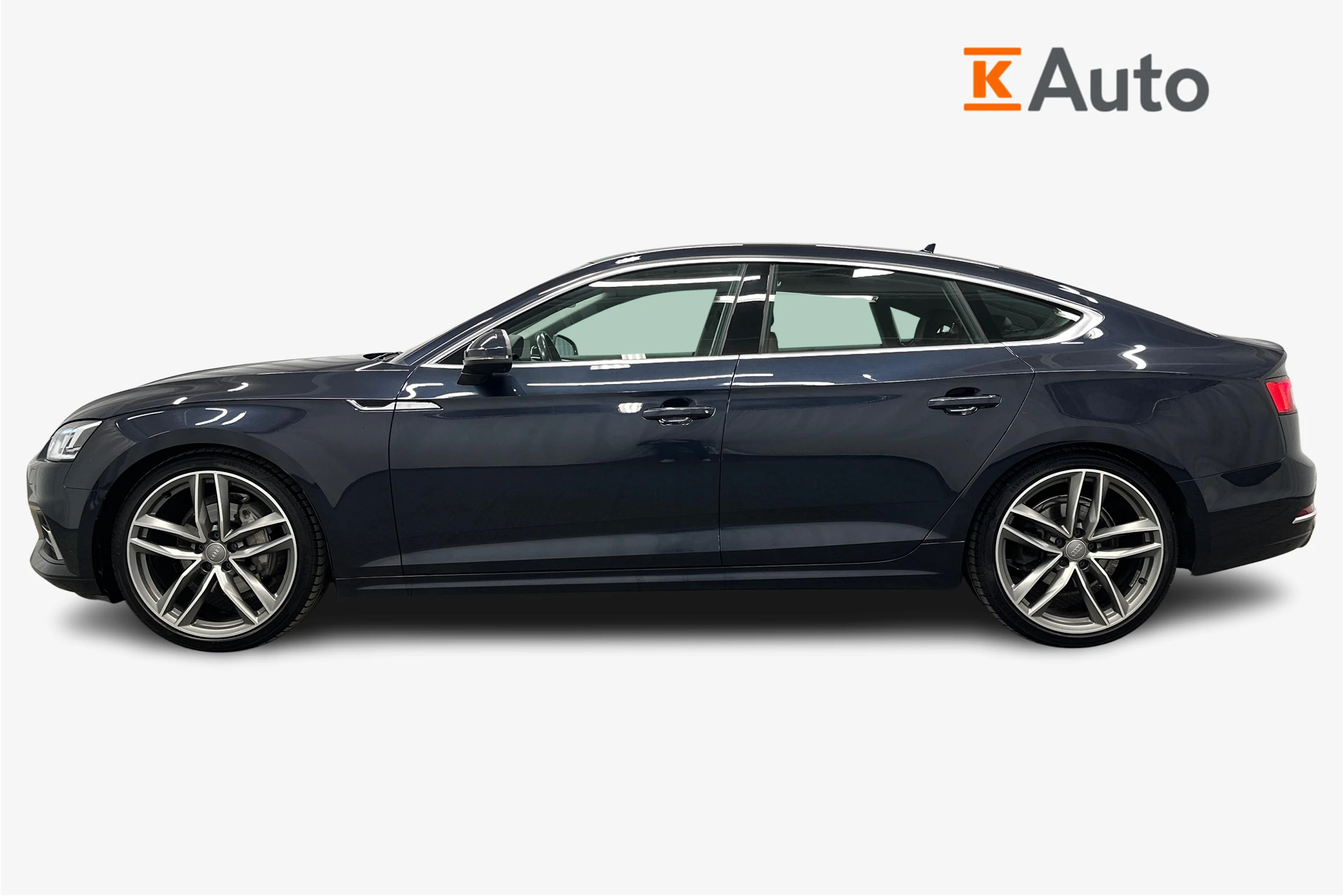 sininen Audi A5 2017 kuva 5.