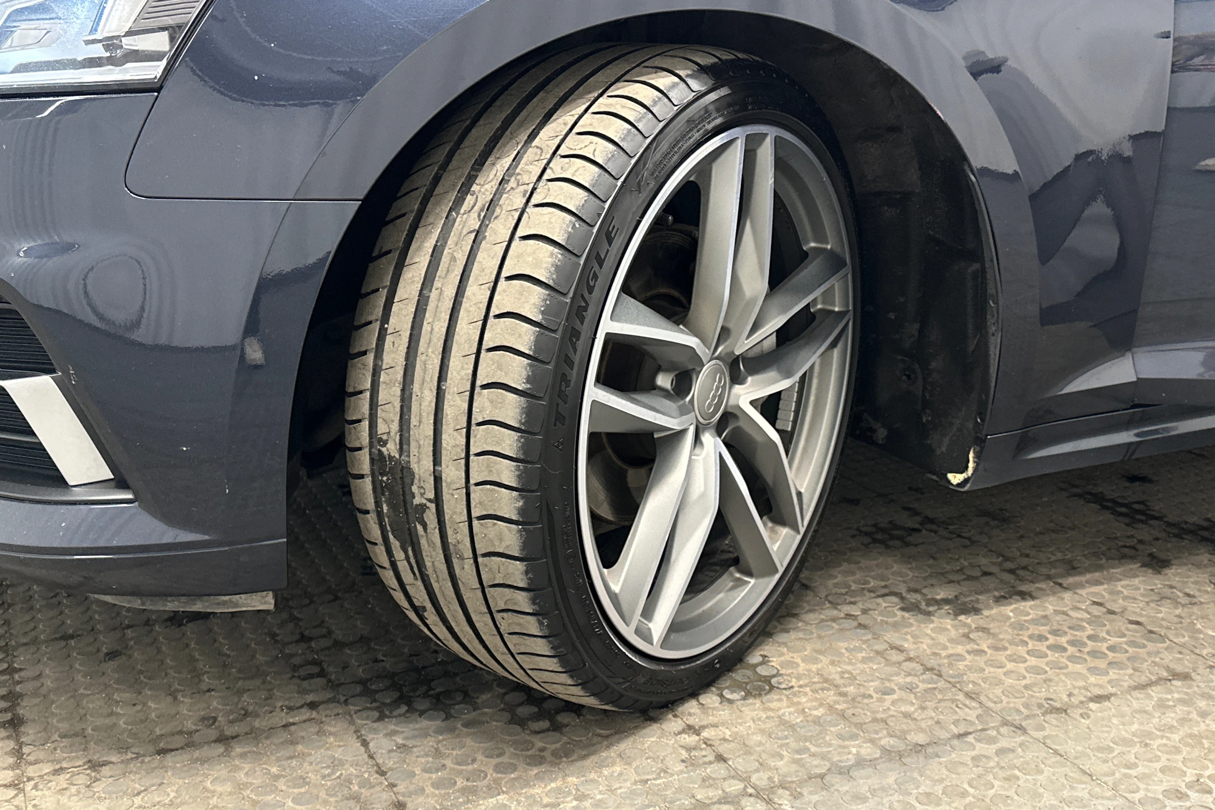 sininen Audi A5 2017 kuva 10.