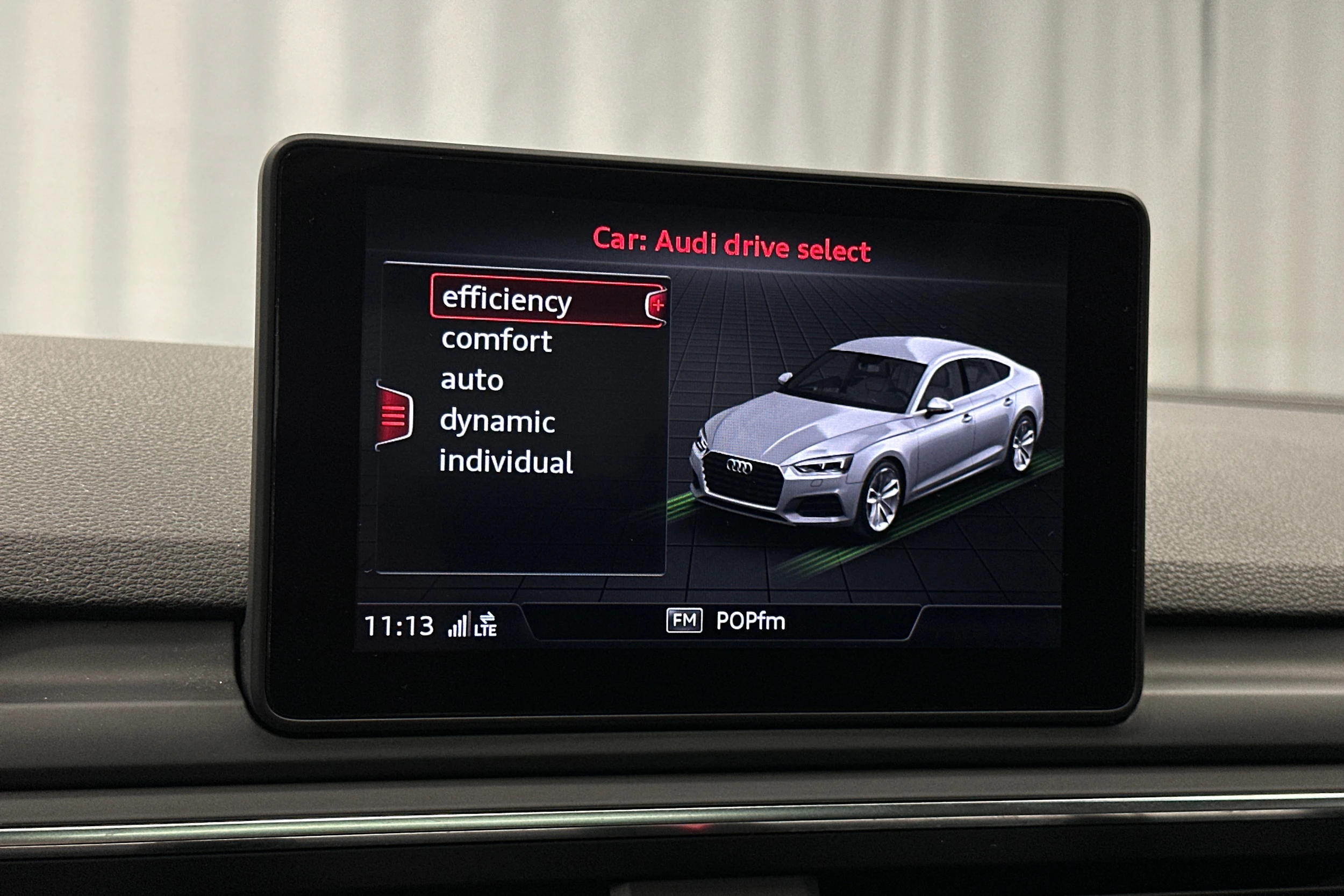 sininen Audi A5 2017 kuva 24.
