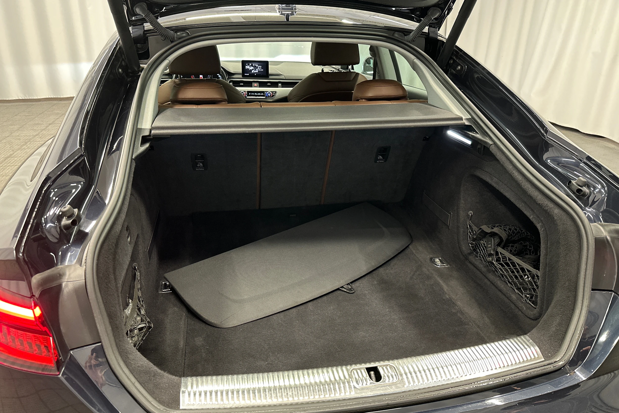 sininen Audi A5 2017 kuva 31.