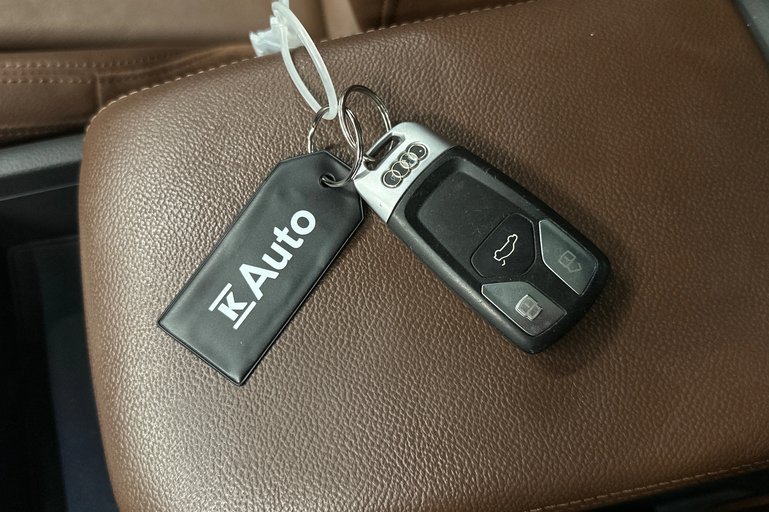 sininen Audi A5 2017 kuva 34.