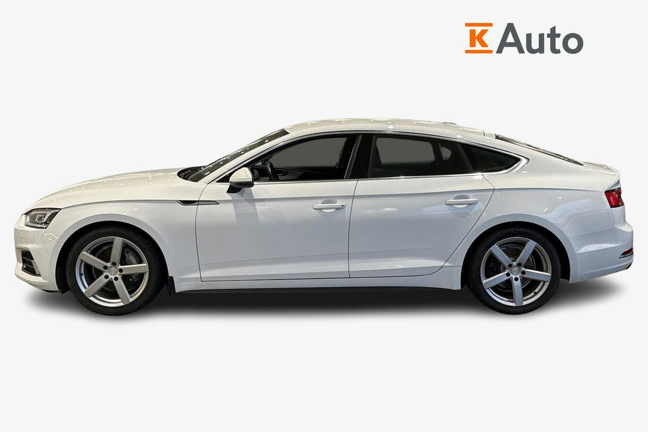 valkoinen Audi A5 2017 kuva 6.