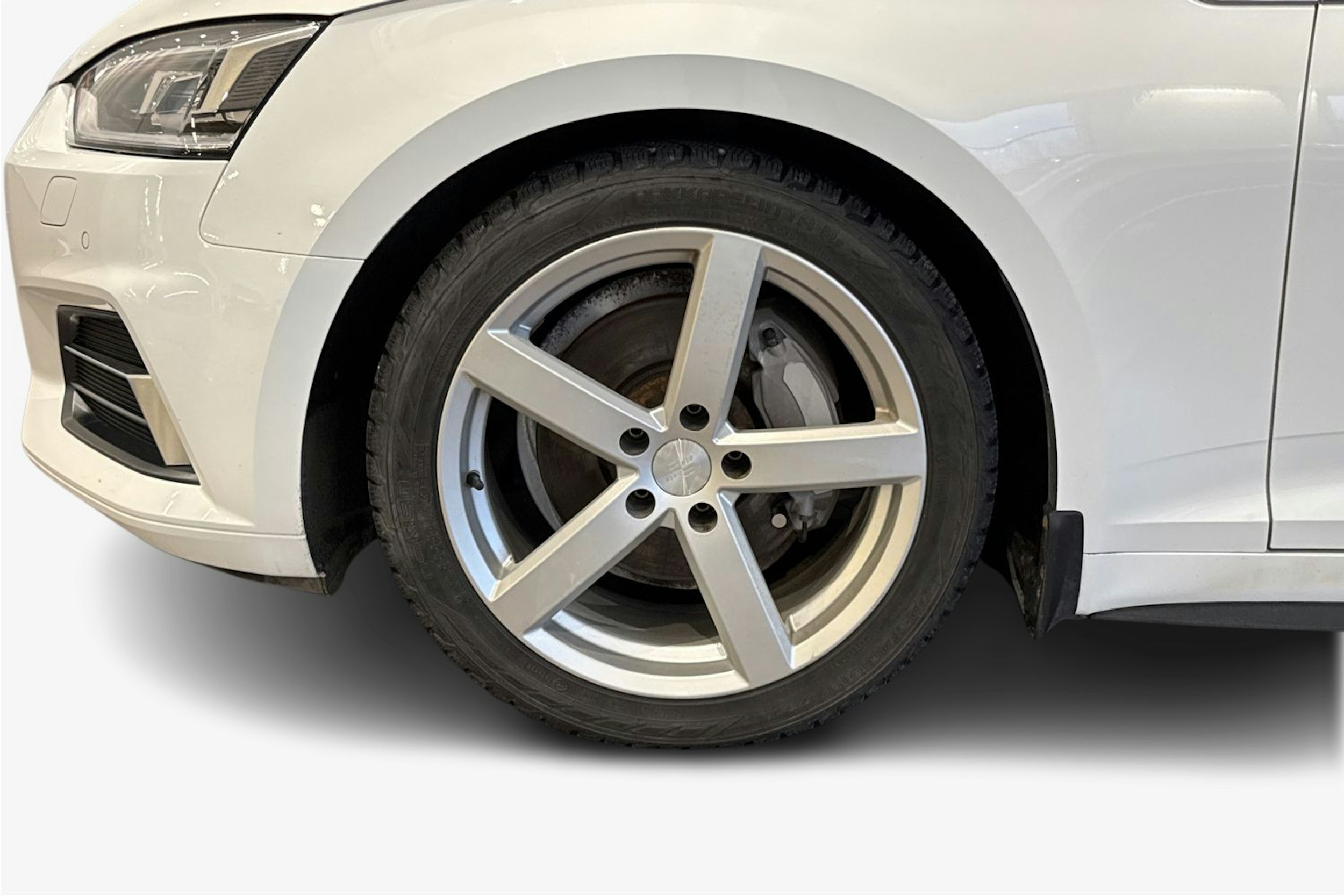 valkoinen Audi A5 2017 kuva 11.