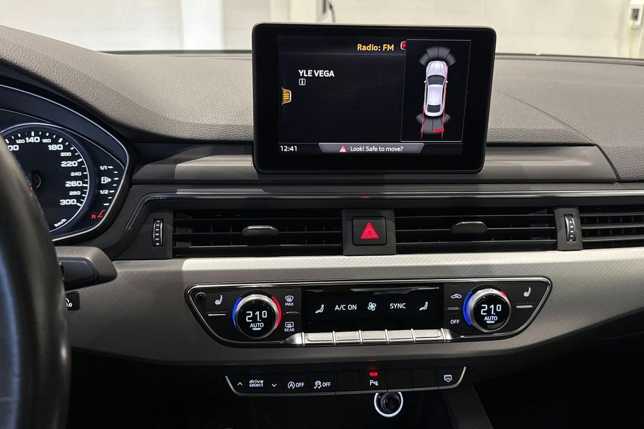 valkoinen Audi A5 2017 kuva 18.