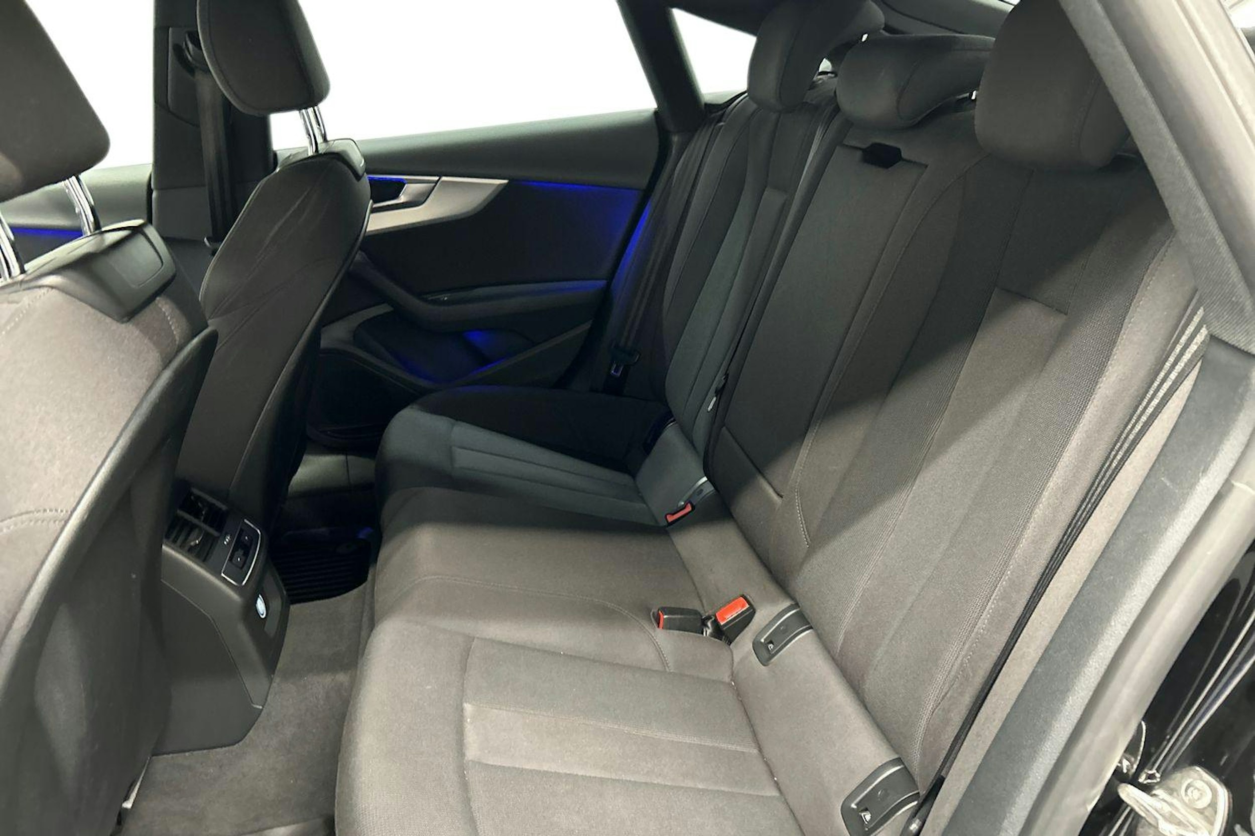 musta Audi A5 2018 kuva 8.