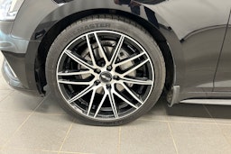 musta Audi A5 2018 kuva 9.