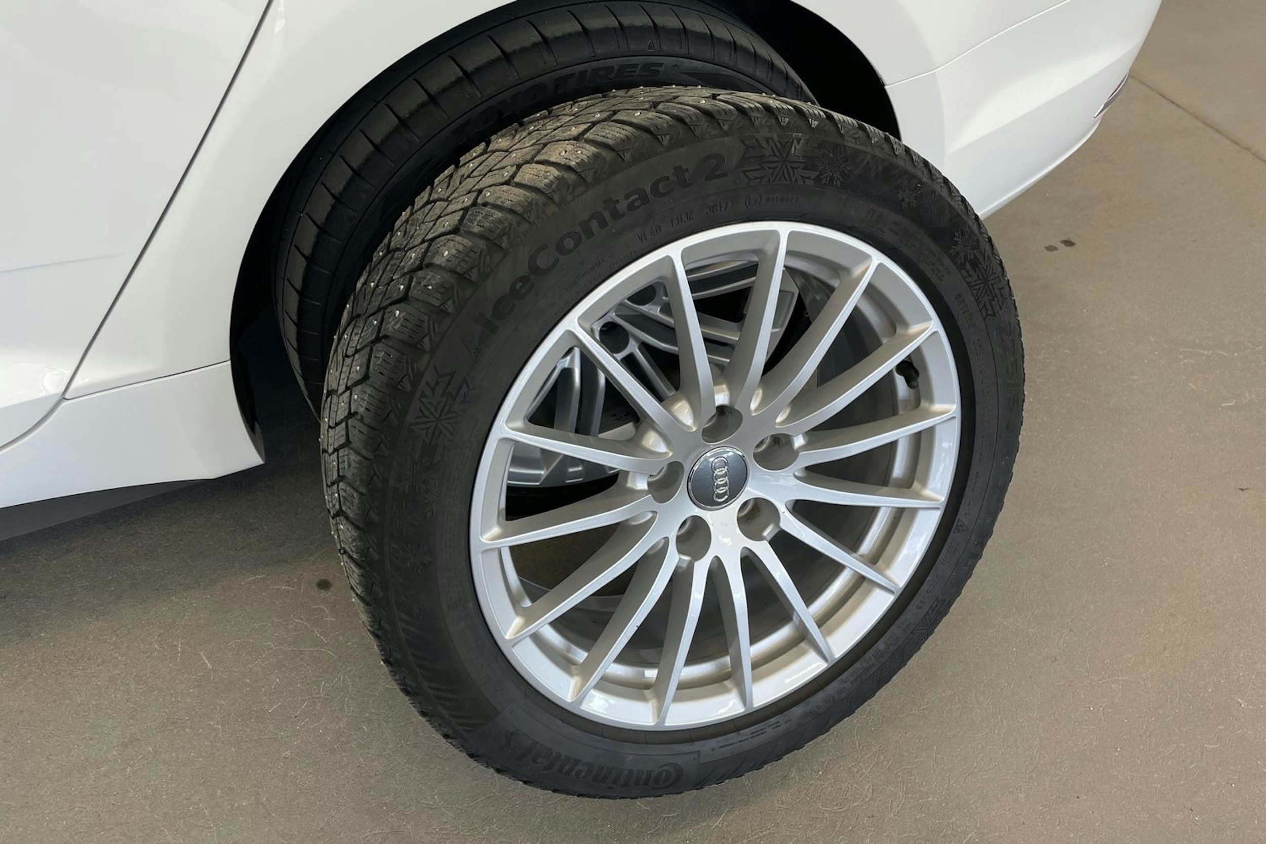 valkoinen Audi A5 2018 kuva 13.