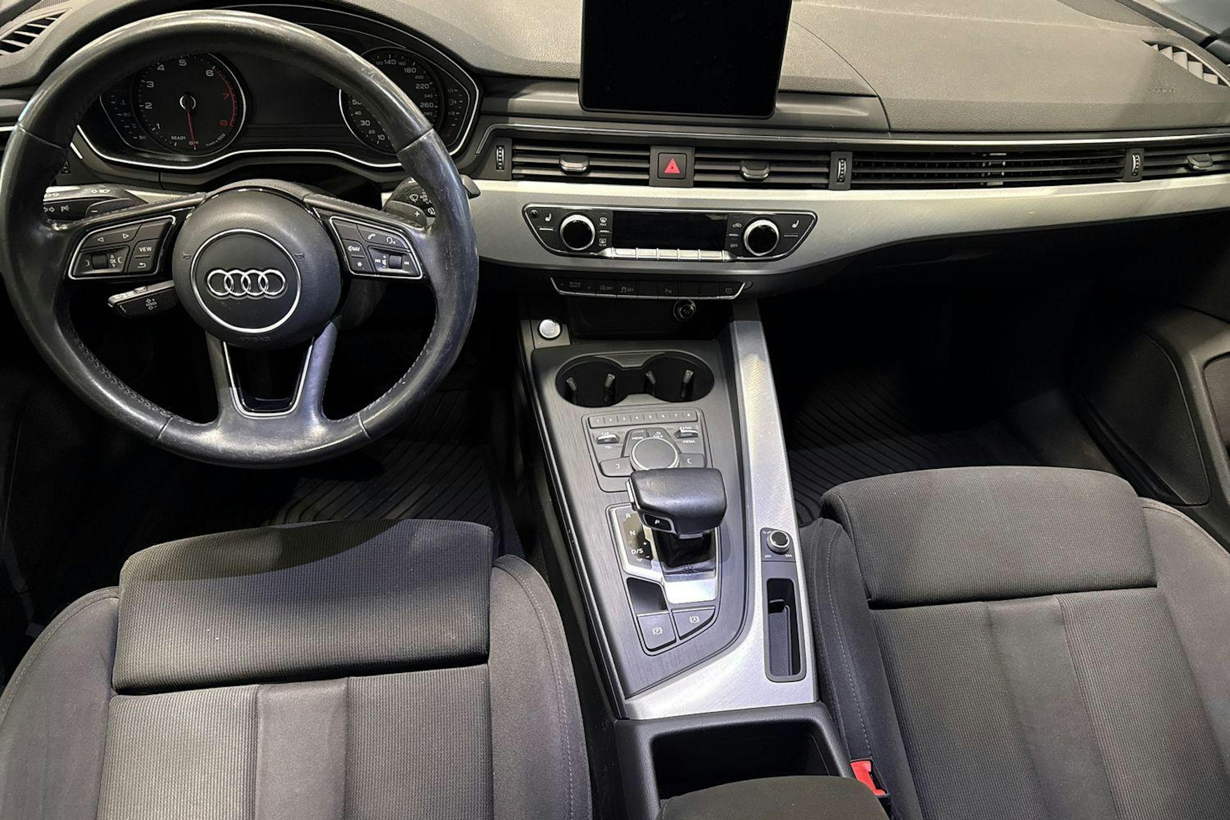 harmaa Audi A5 2018 kuva 9.