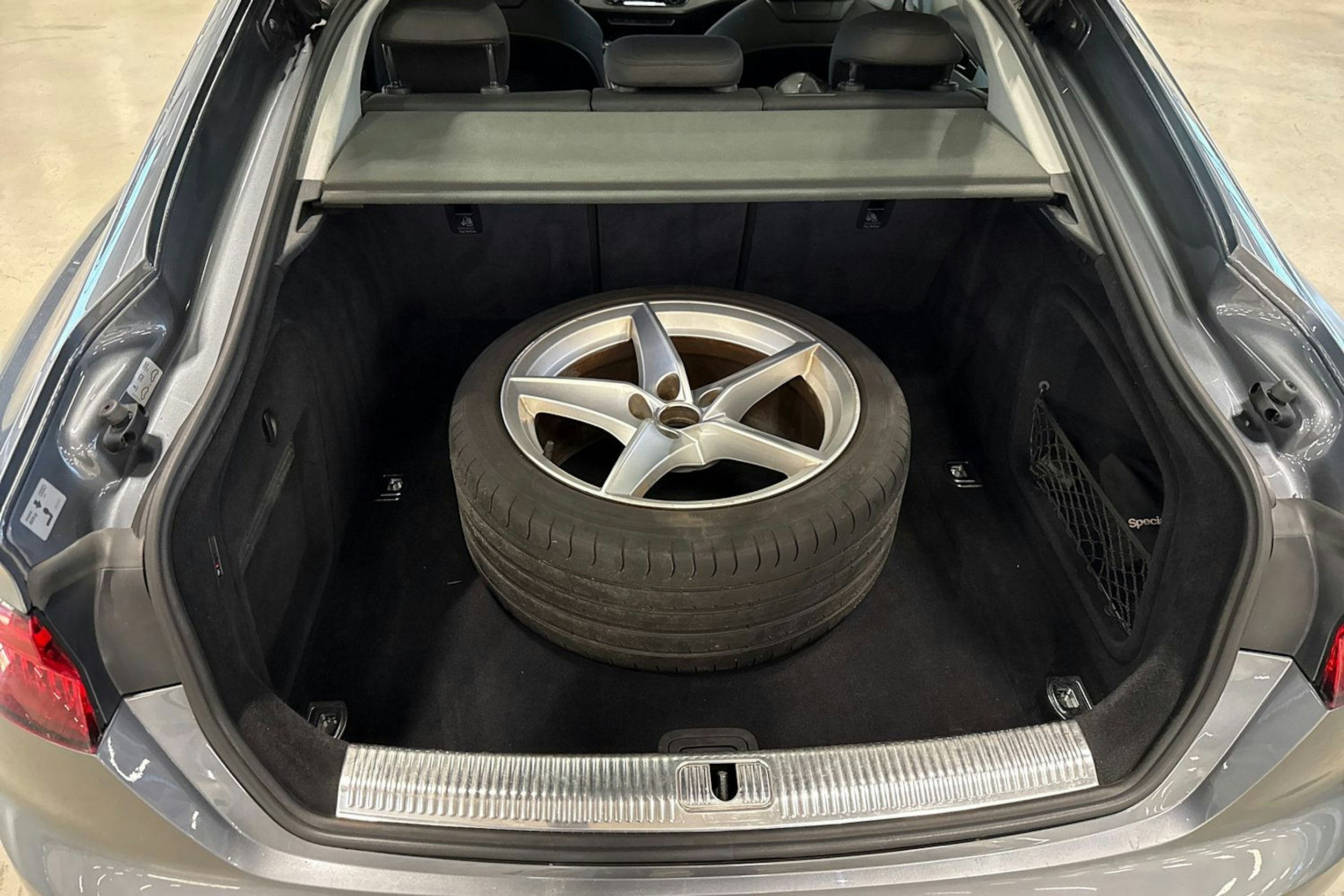 harmaa Audi A5 2018 kuva 14.