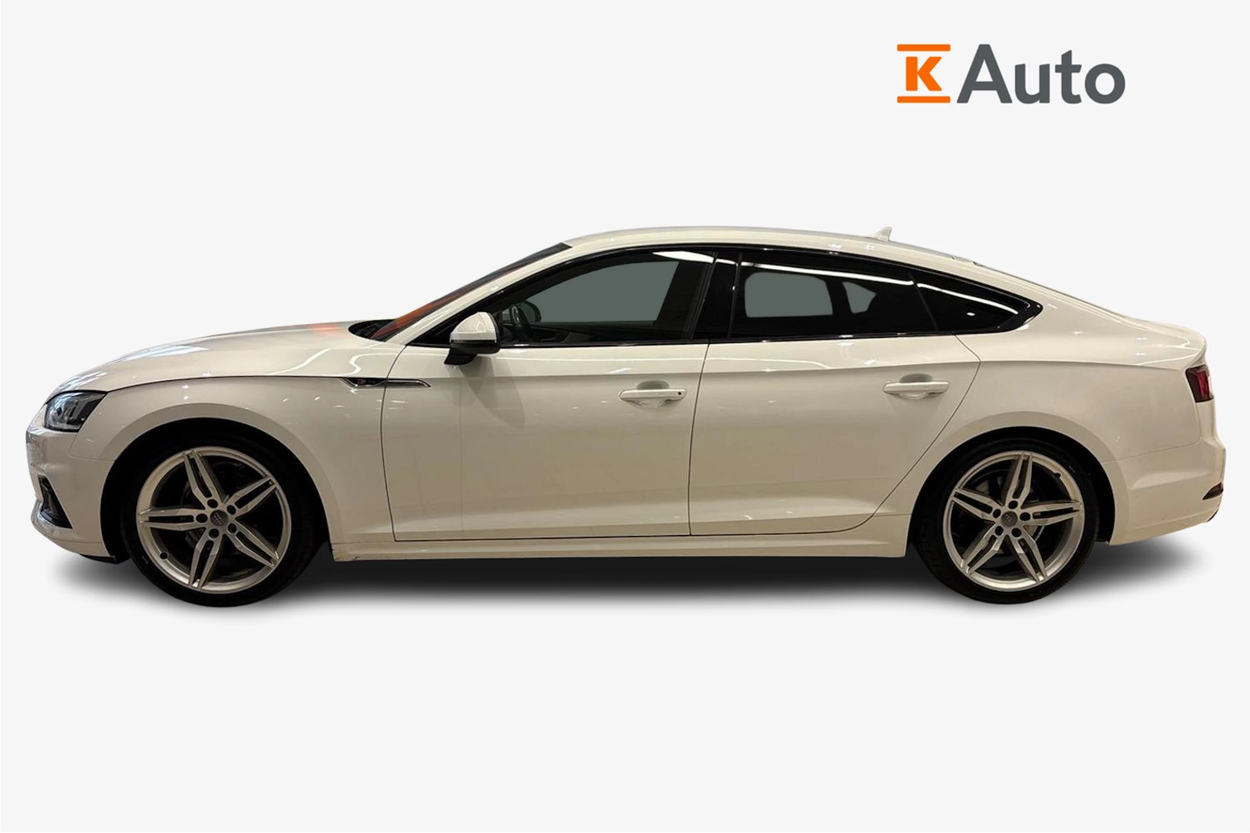 Valkoinen Audi A5 2018 kuva 5.
