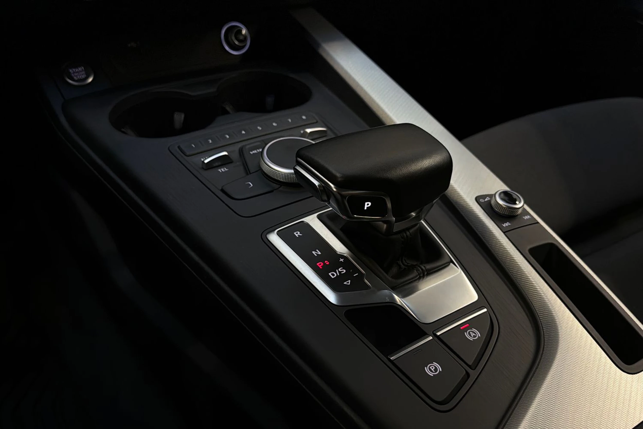 valkoinen Audi A5 2018 kuva 32.