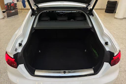 valkoinen Audi A5 2018 kuva 34.