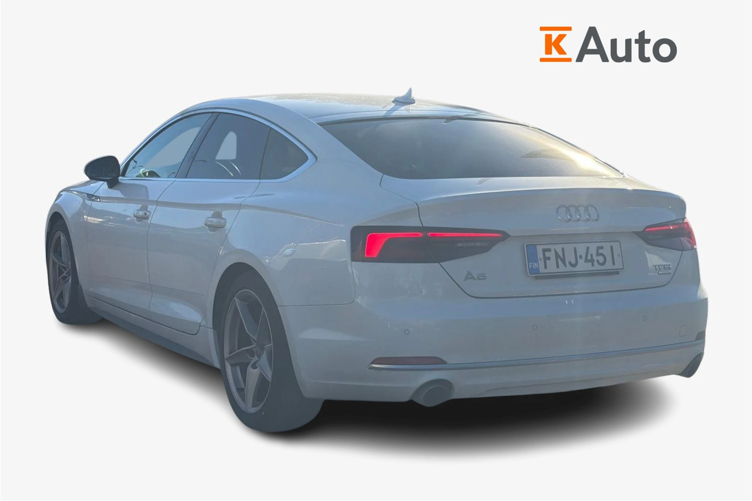 valkoinen Audi A5 2018 kuva 2.