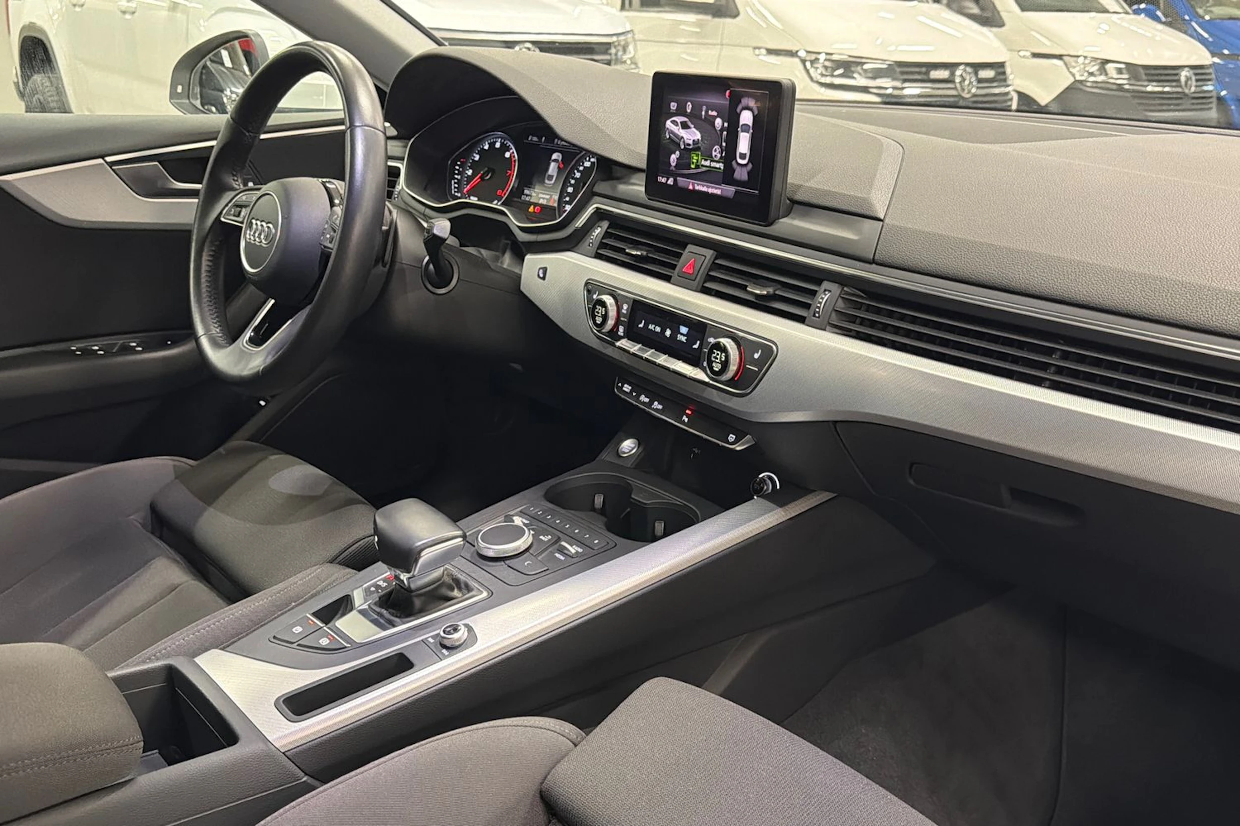 valkoinen Audi A5 2018 kuva 11.