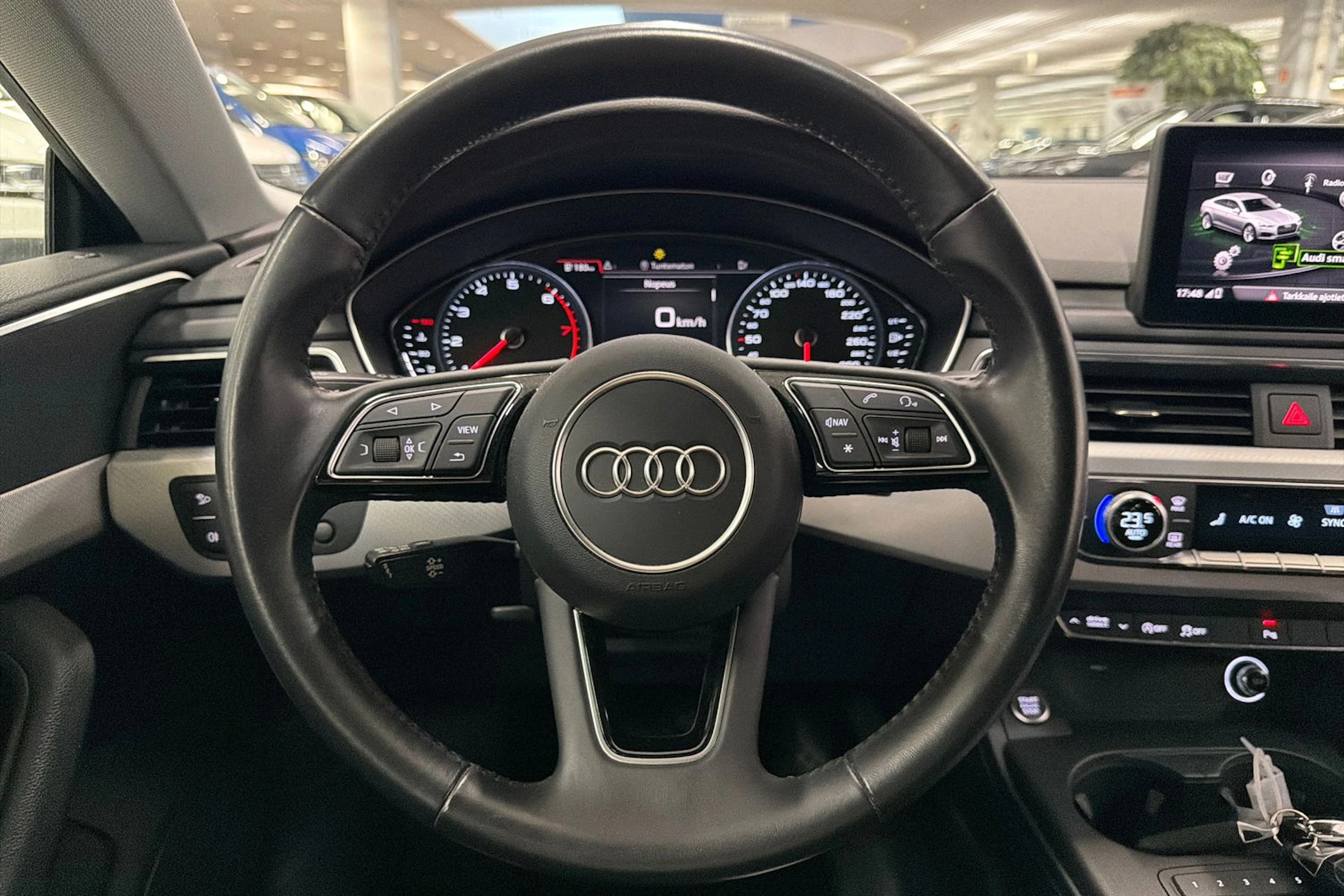 valkoinen Audi A5 2018 kuva 13.
