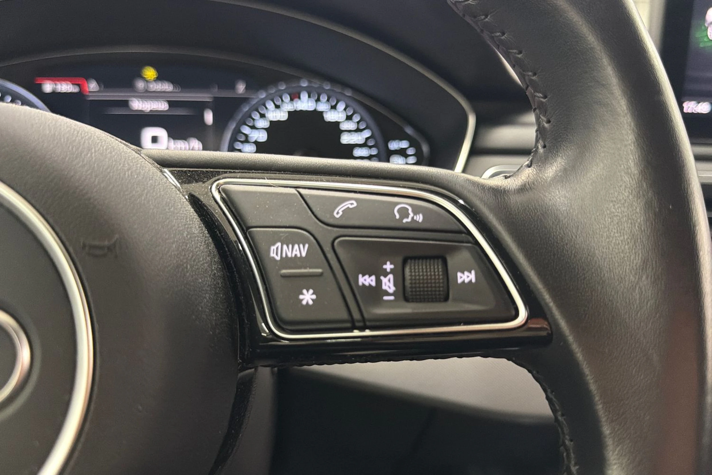 valkoinen Audi A5 2018 kuva 15.