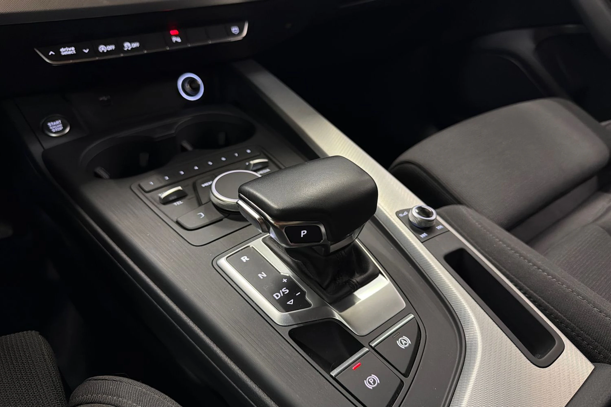 valkoinen Audi A5 2018 kuva 25.