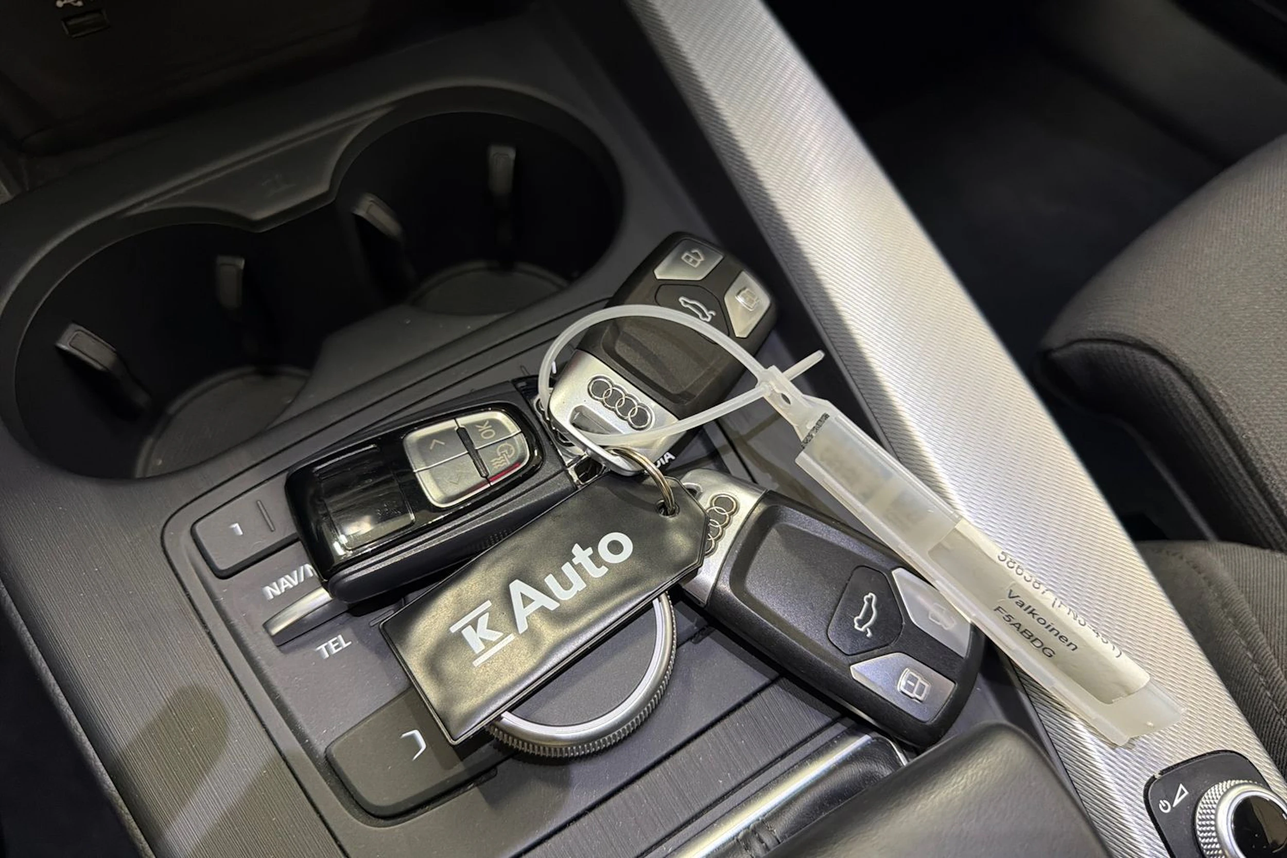 valkoinen Audi A5 2018 kuva 26.