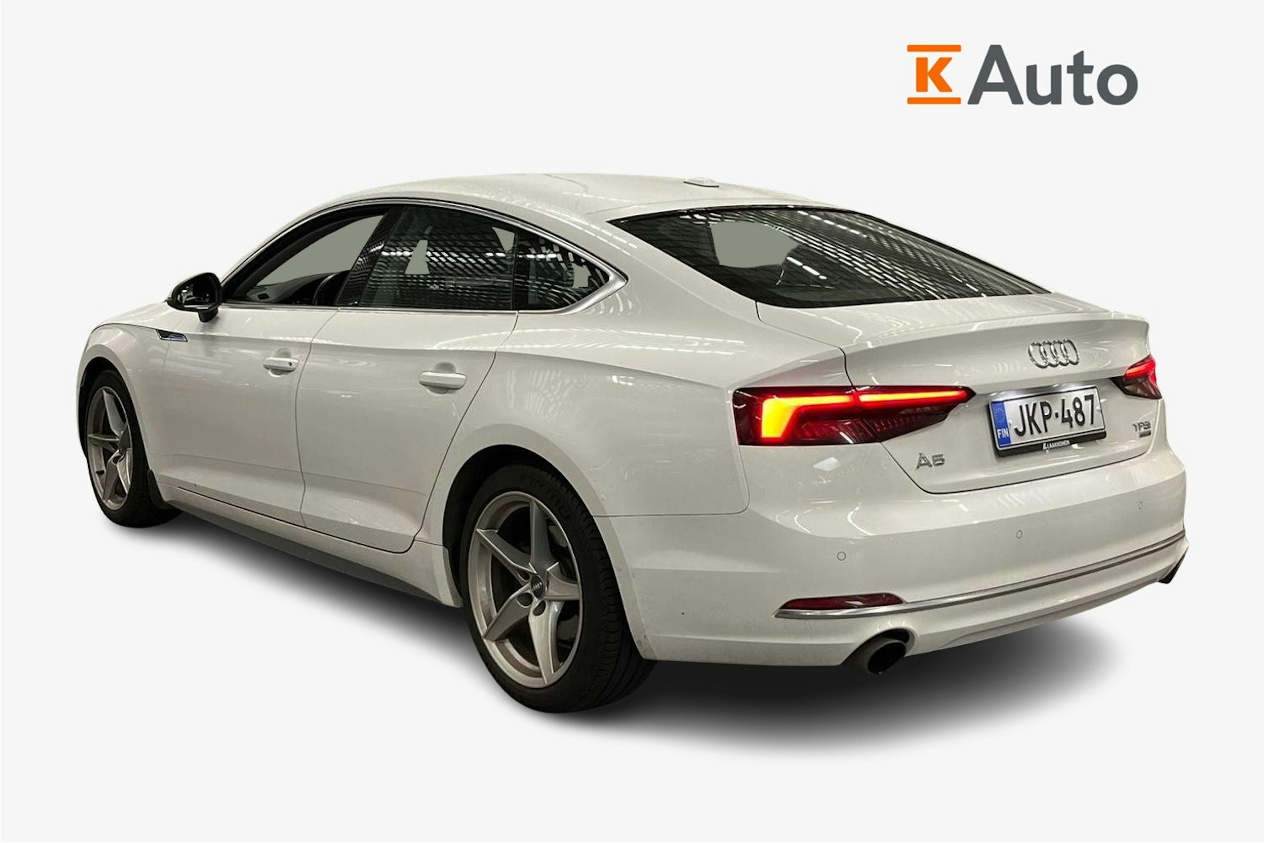 valkoinen Audi A5 2018 kuva 2.
