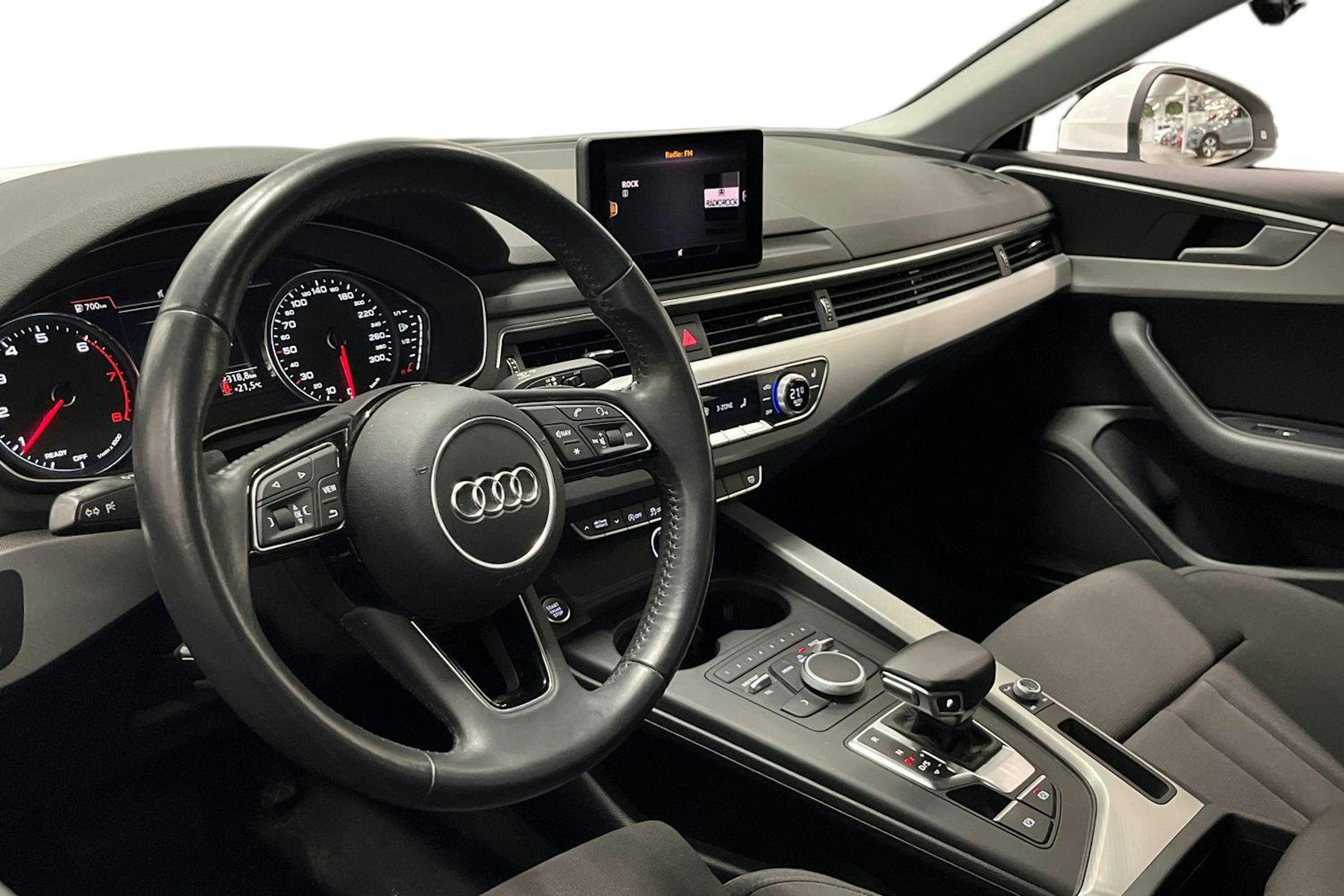 valkoinen Audi A5 2018 kuva 3.