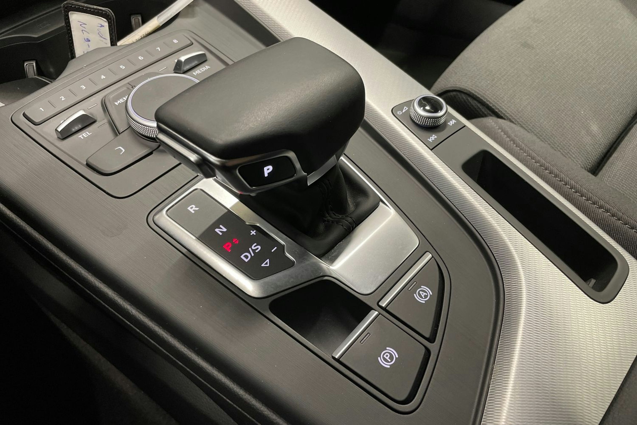 Valkoinen Audi A5 2018 kuva 19.