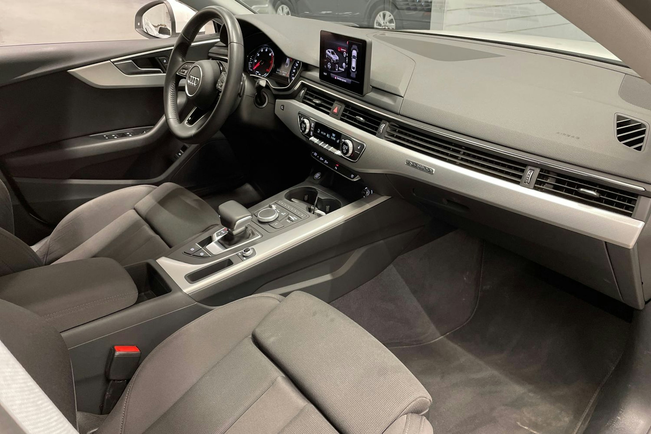 Valkoinen Audi A5 2018 kuva 25.